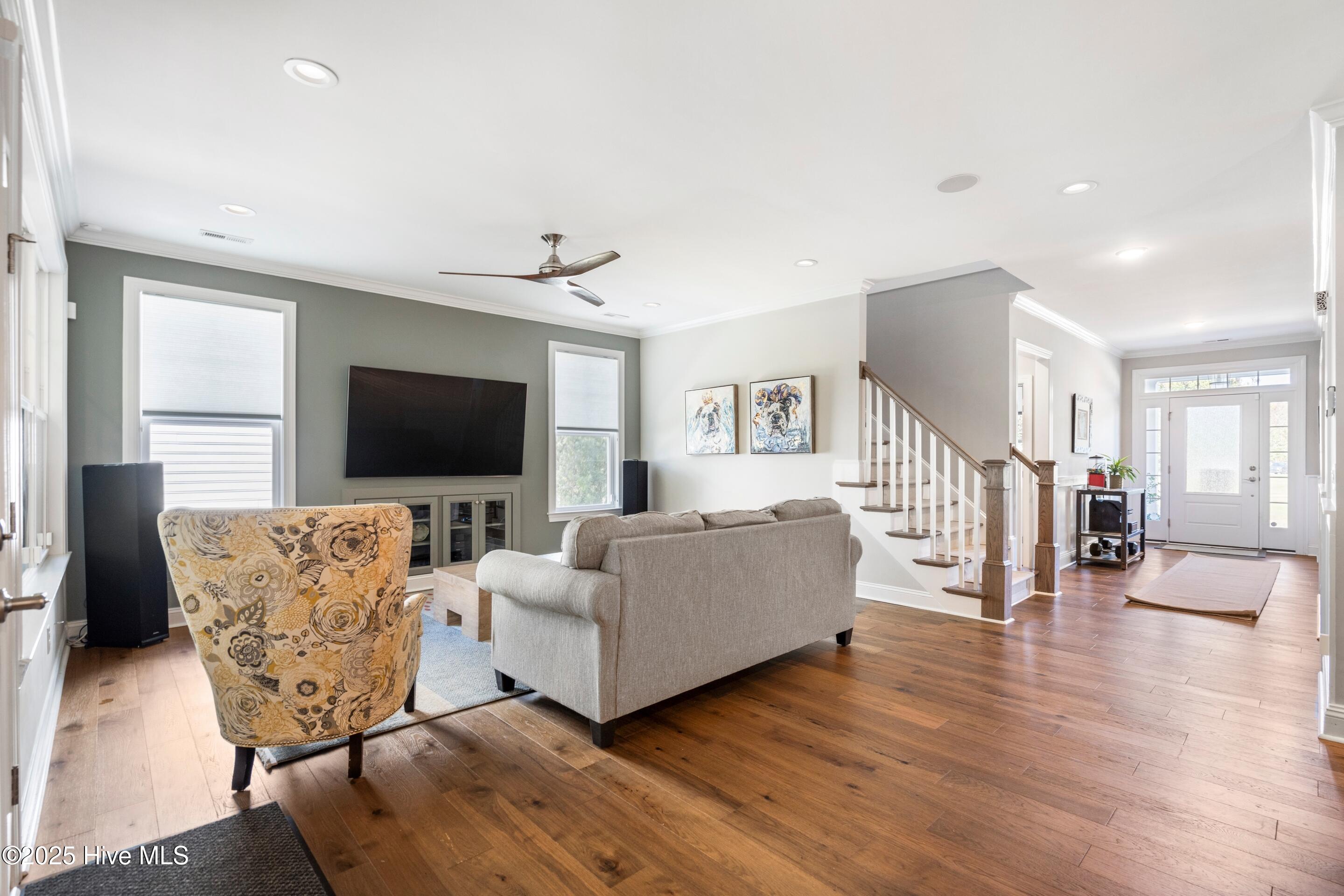 100538062 | Photo 19