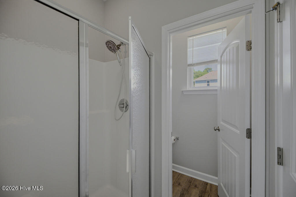 100568501 | Photo 23