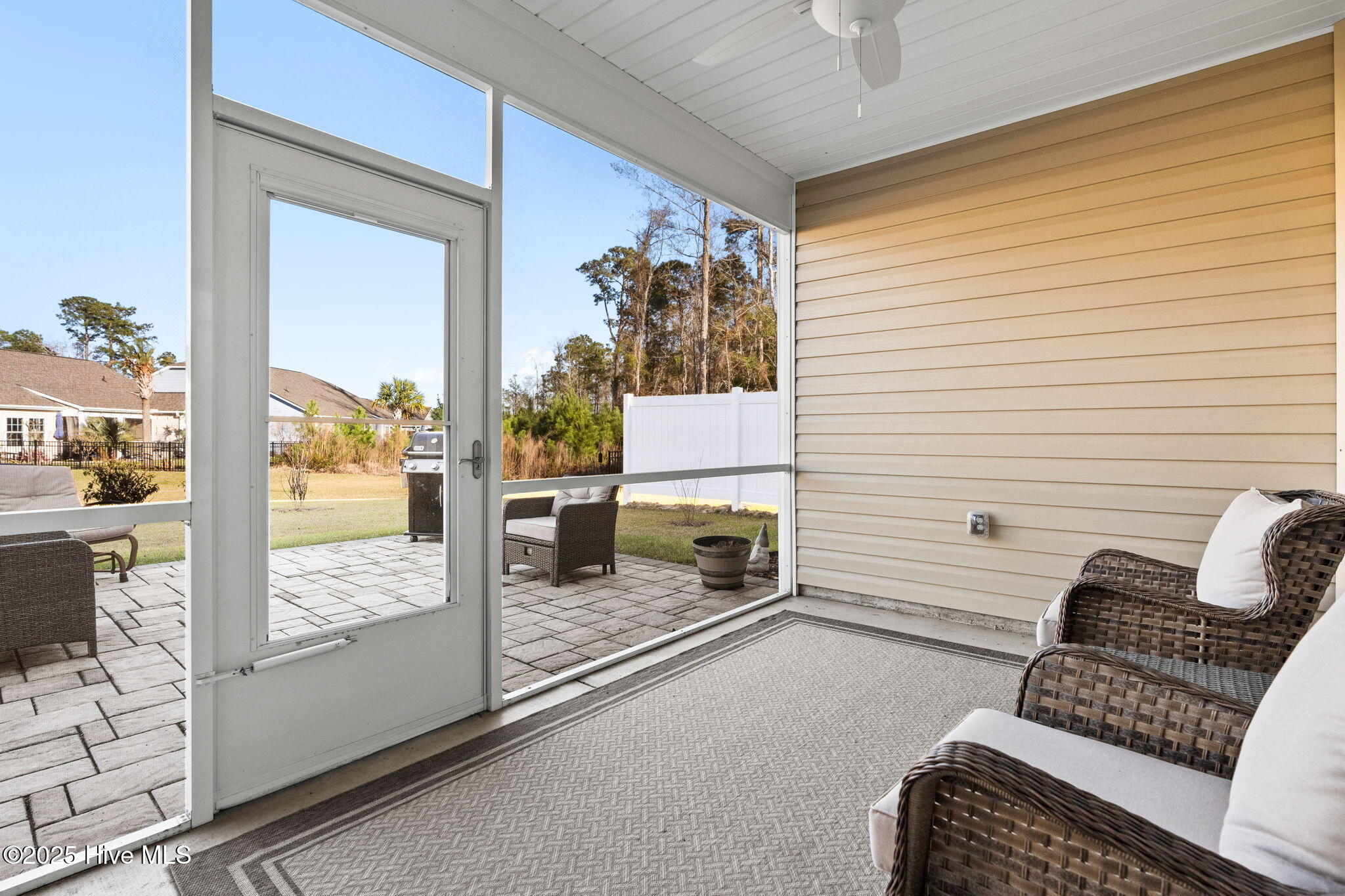 100495537 | Photo 34