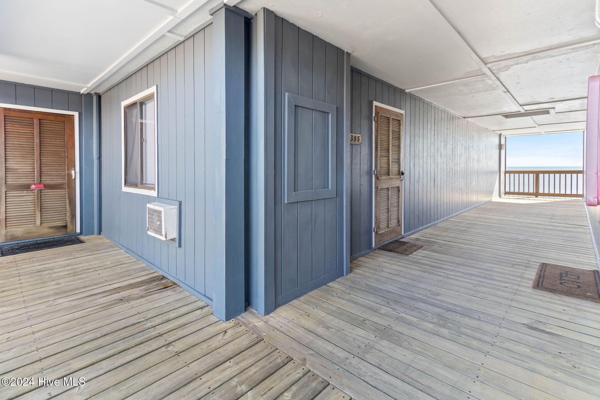 100475972 | Photo 24