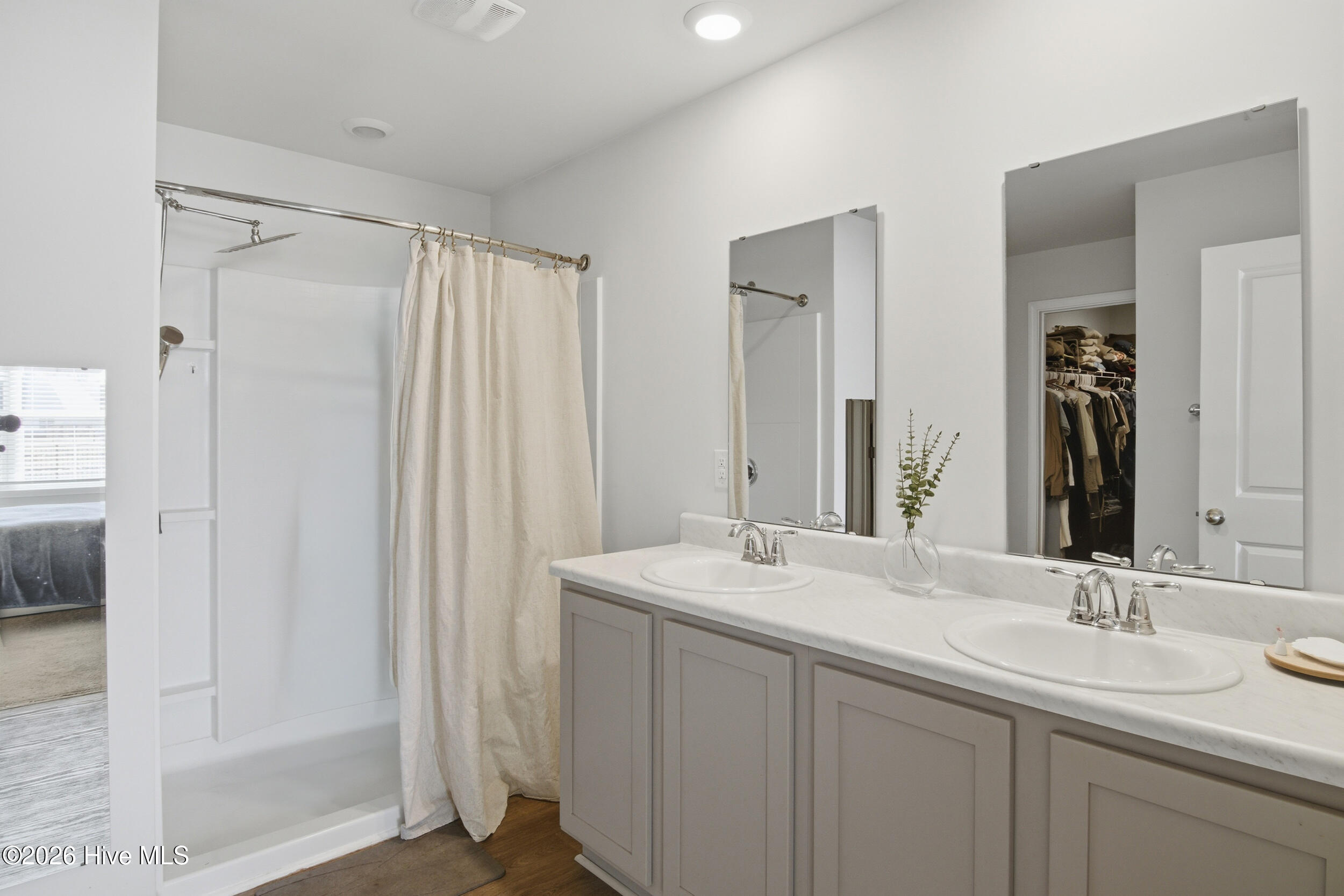 100552197 | Photo 16