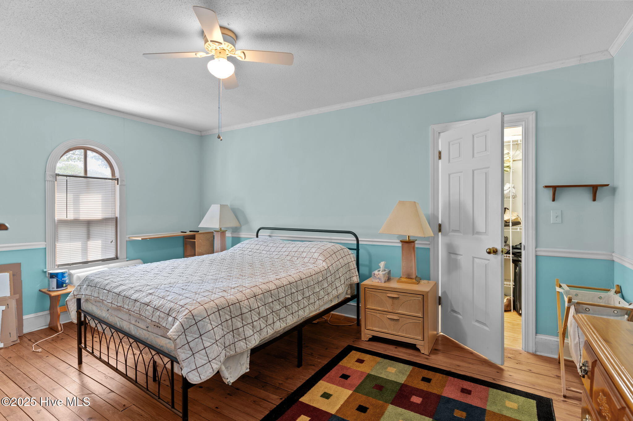 100536302 | Photo 37