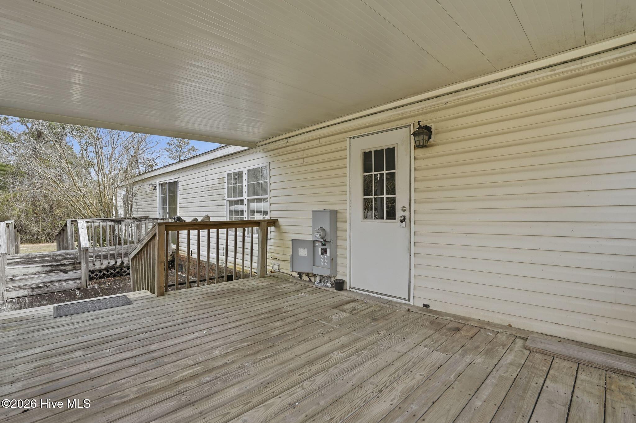 100556115 | Photo 75