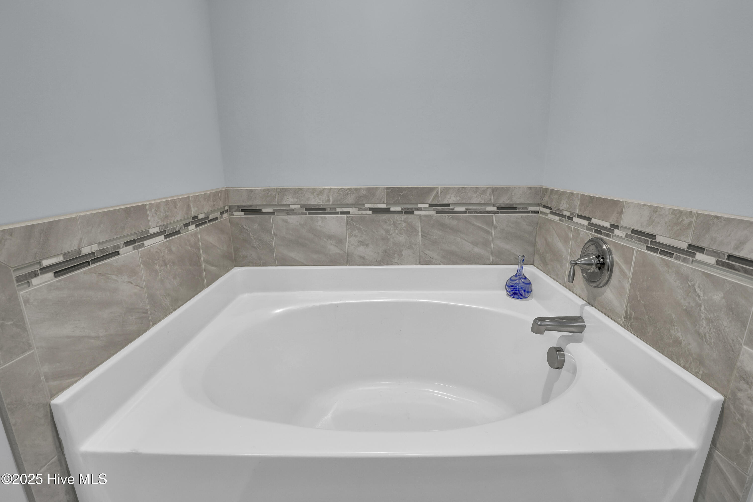 100511800 | Photo 39