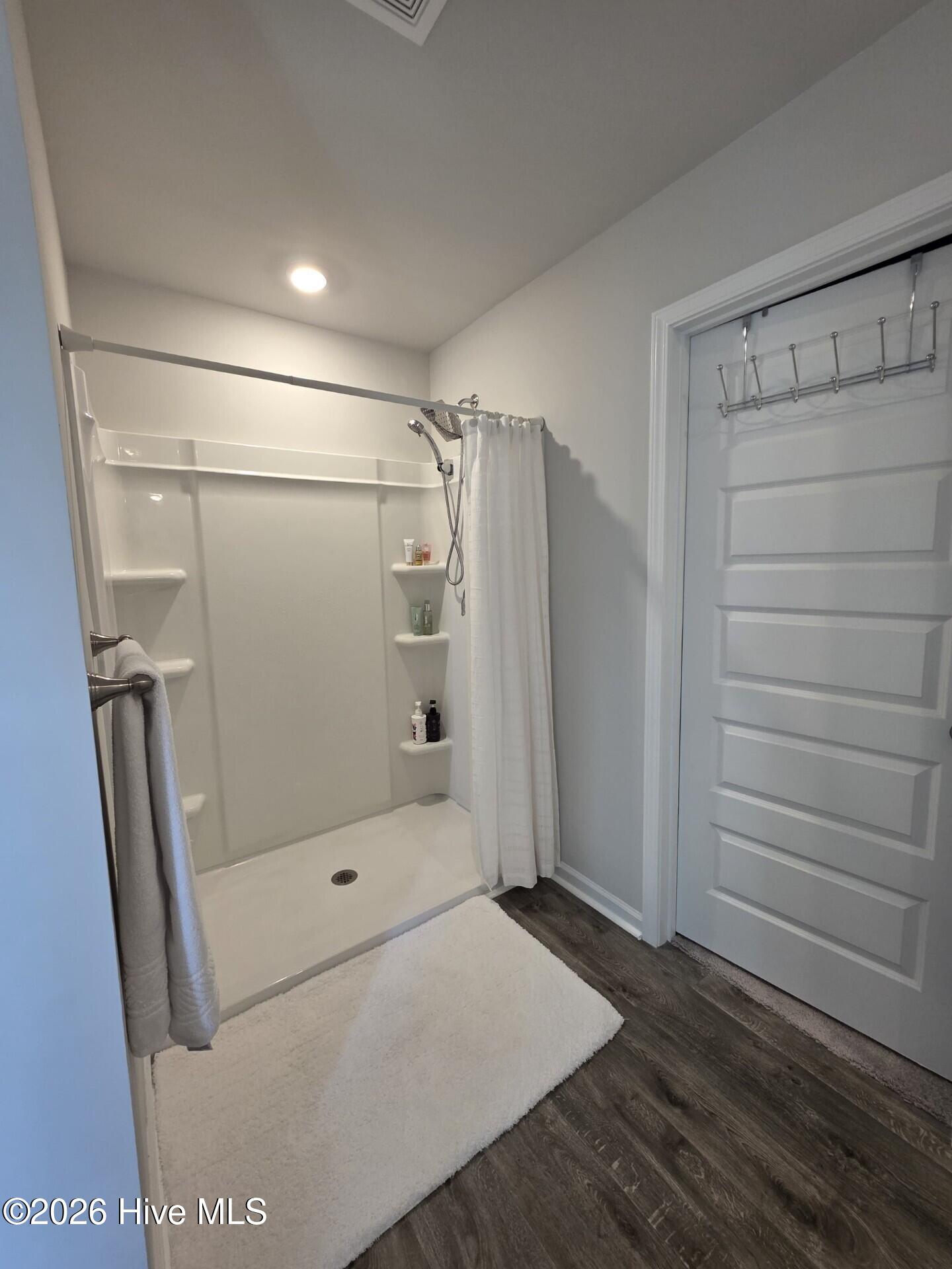 100563359 | Photo 26