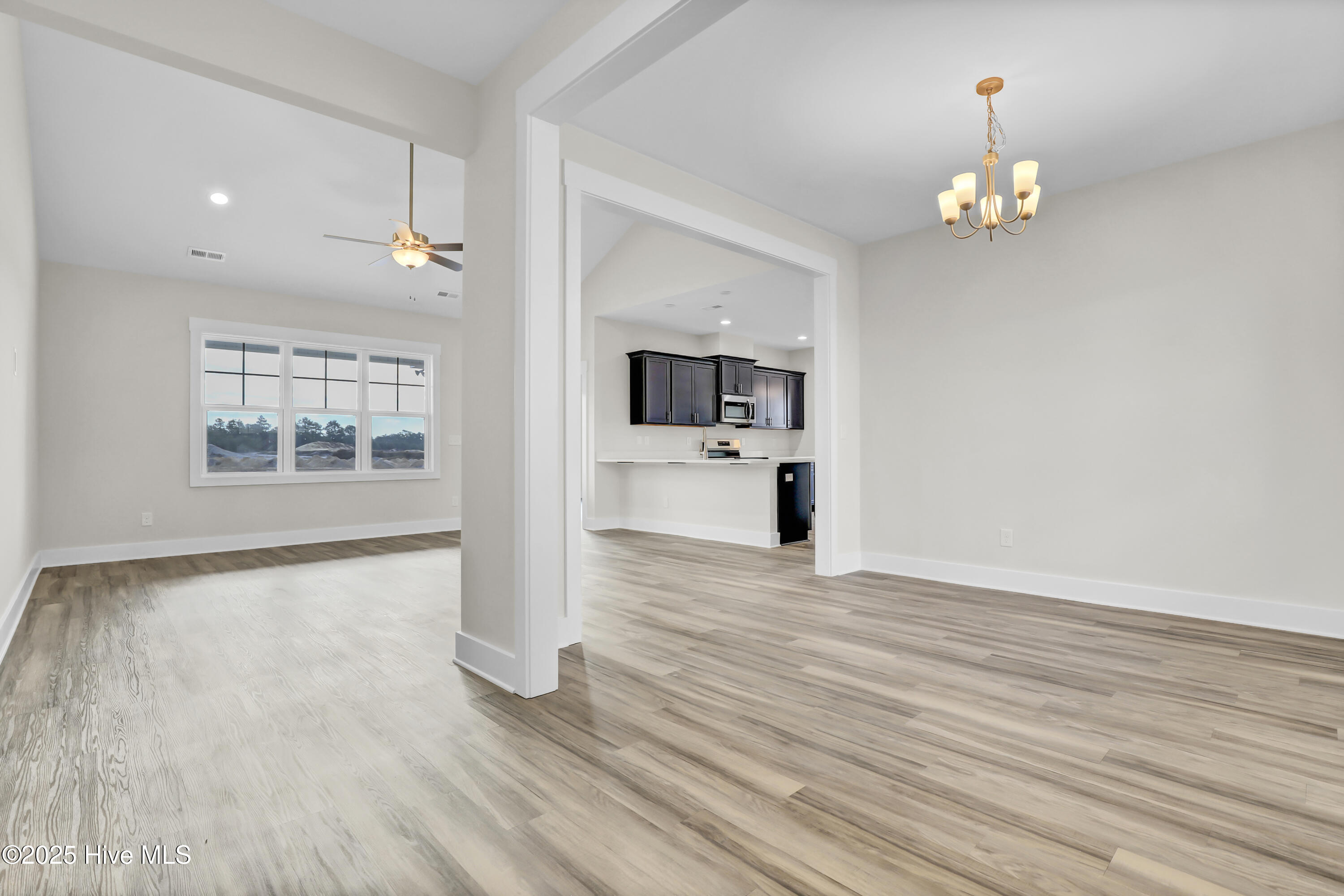 100511697 | Photo 10