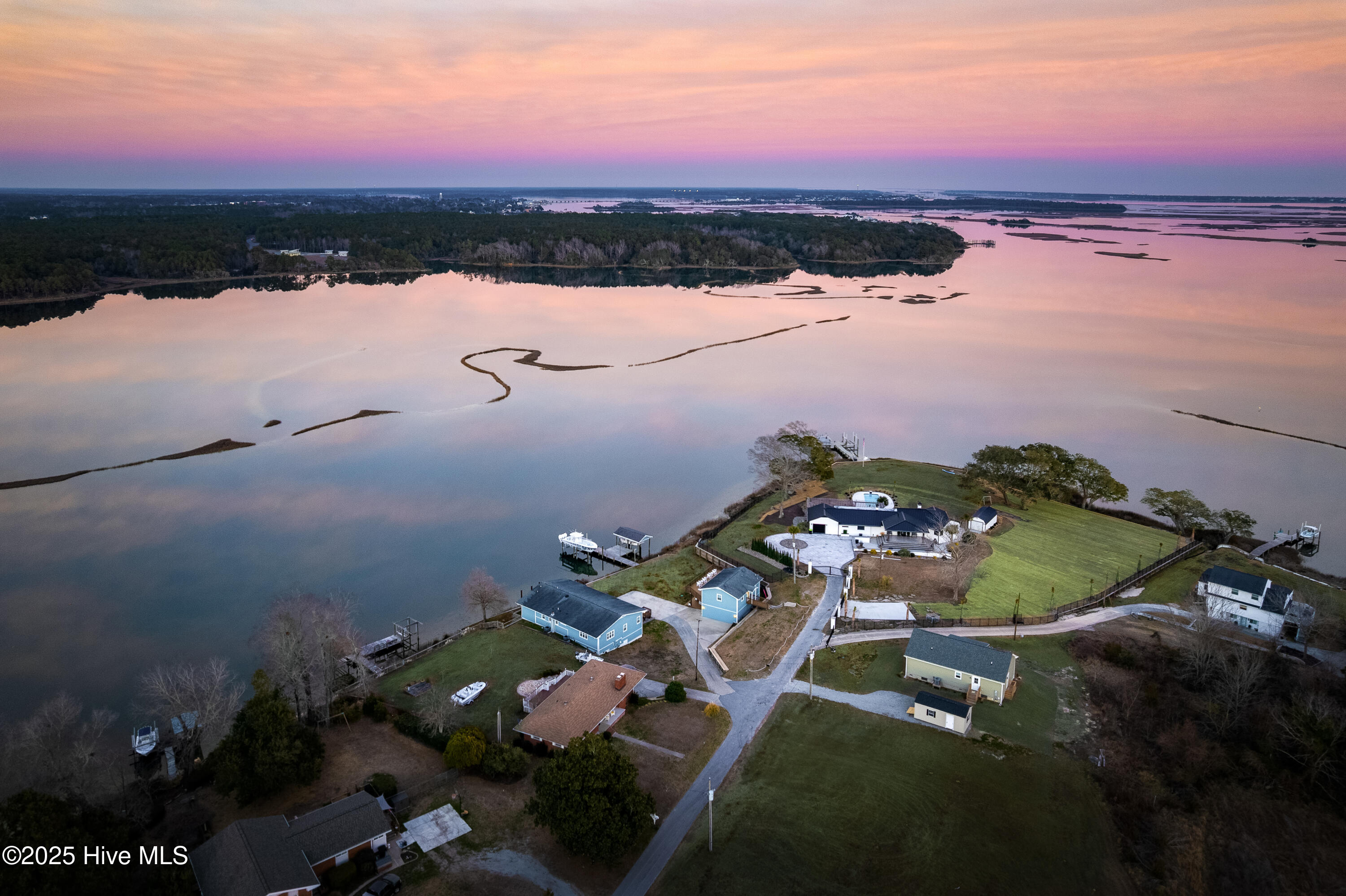 100491390 | Photo 51