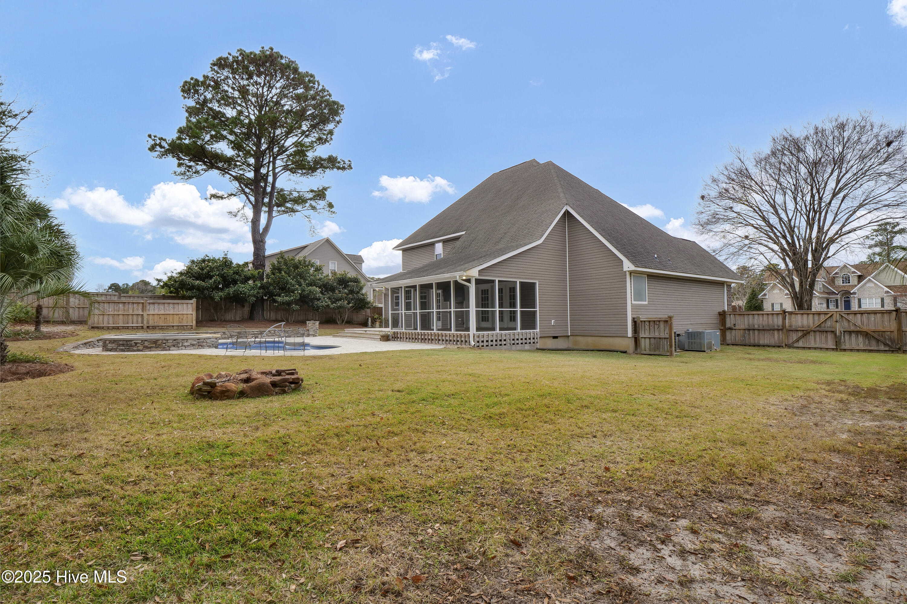 100543498 | Photo 50