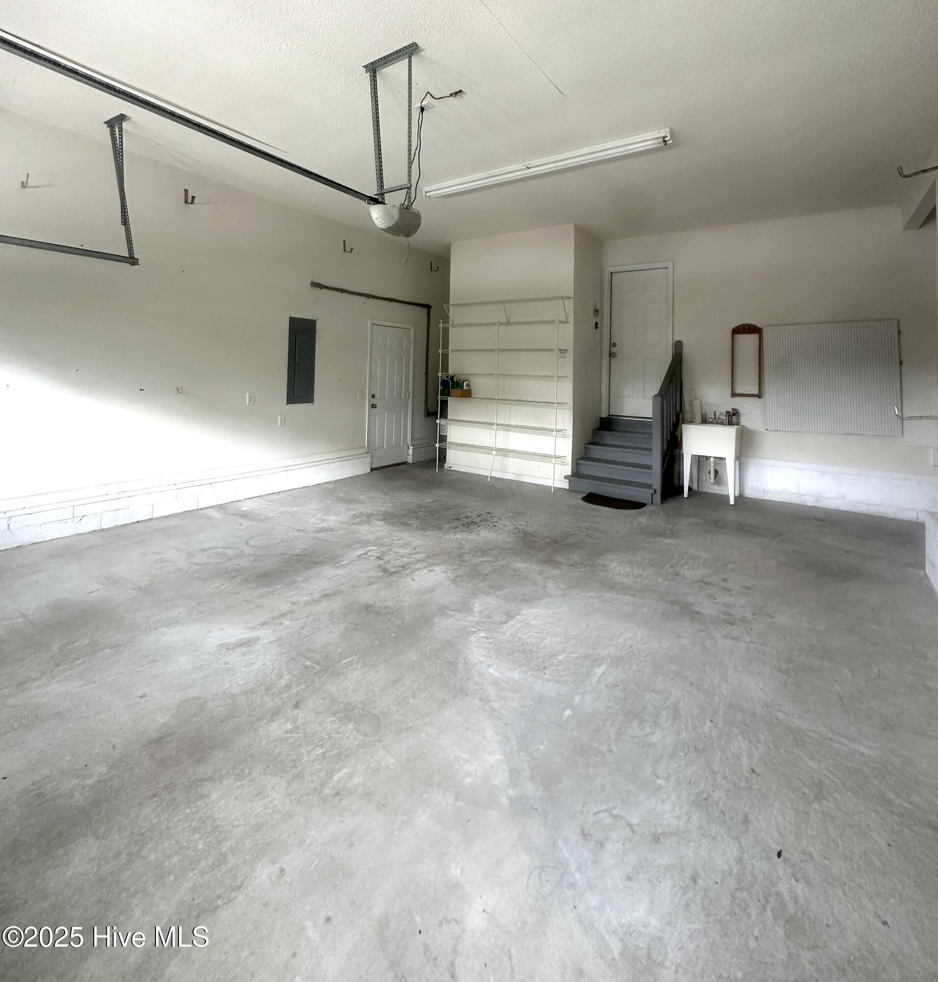 100563039 | Photo 27