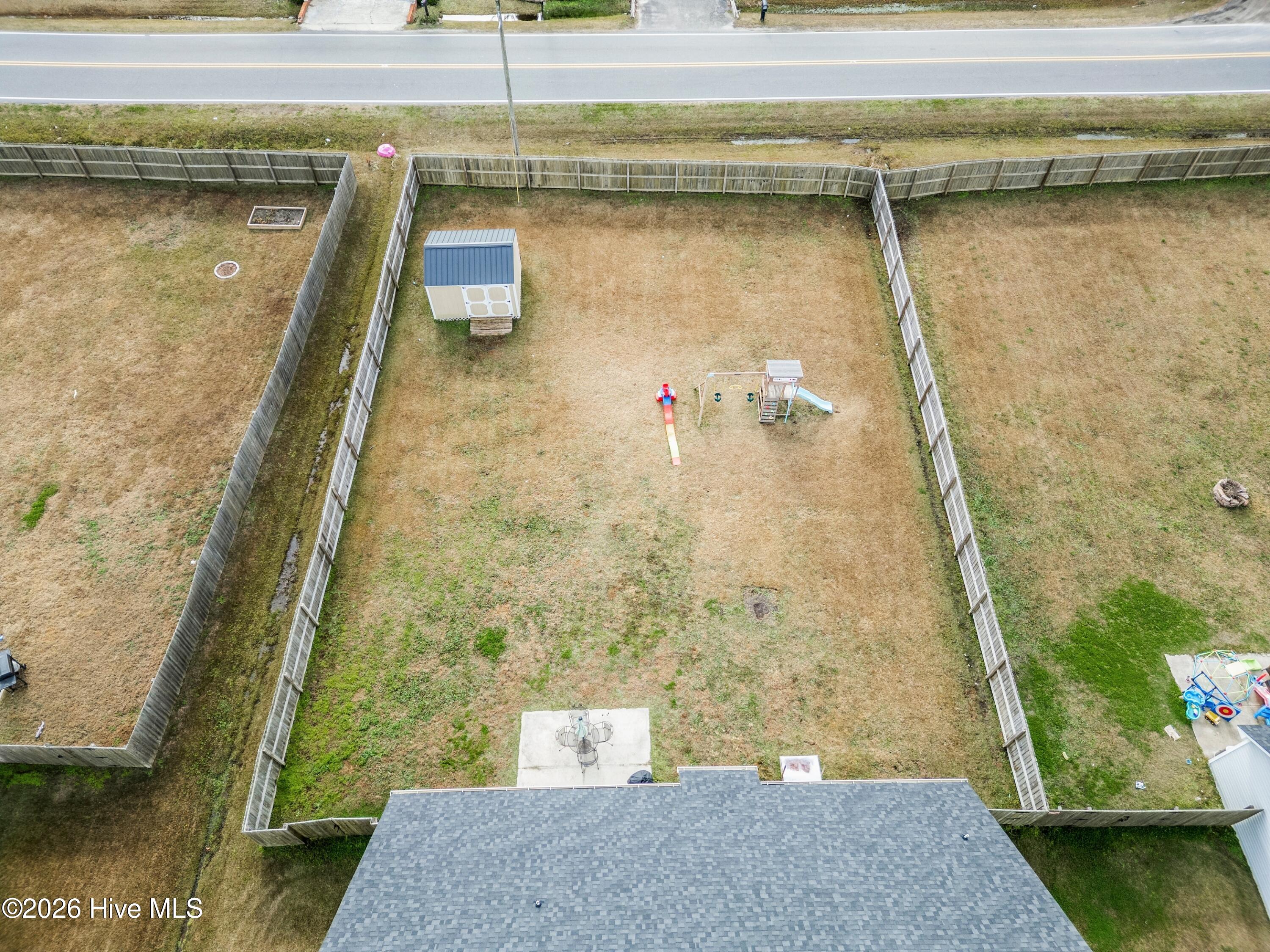 100548782 | Photo 37