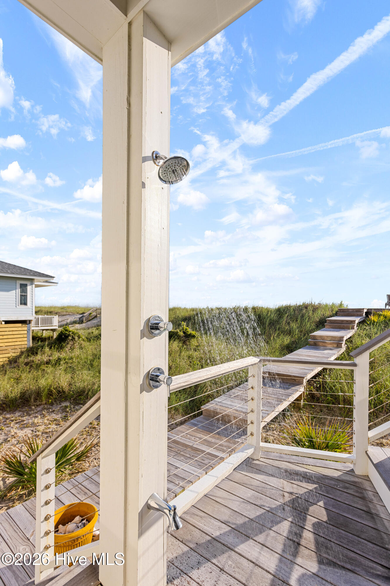 100569964 | Photo 44