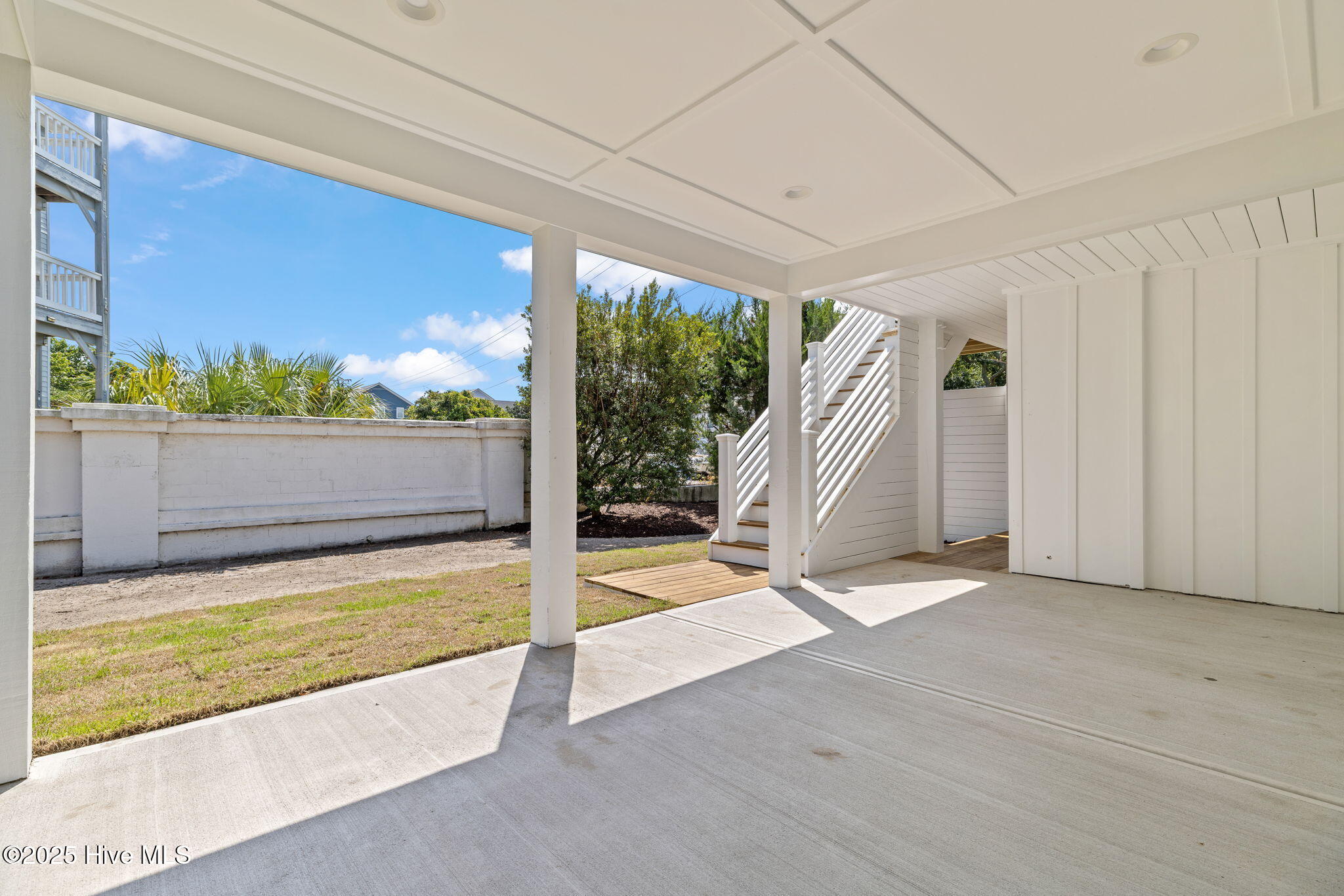 100541417 | Photo 47