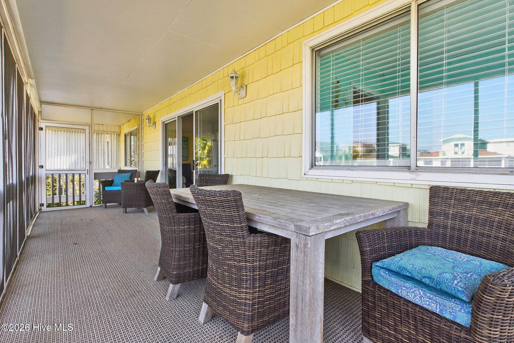 100564283 | Photo 21