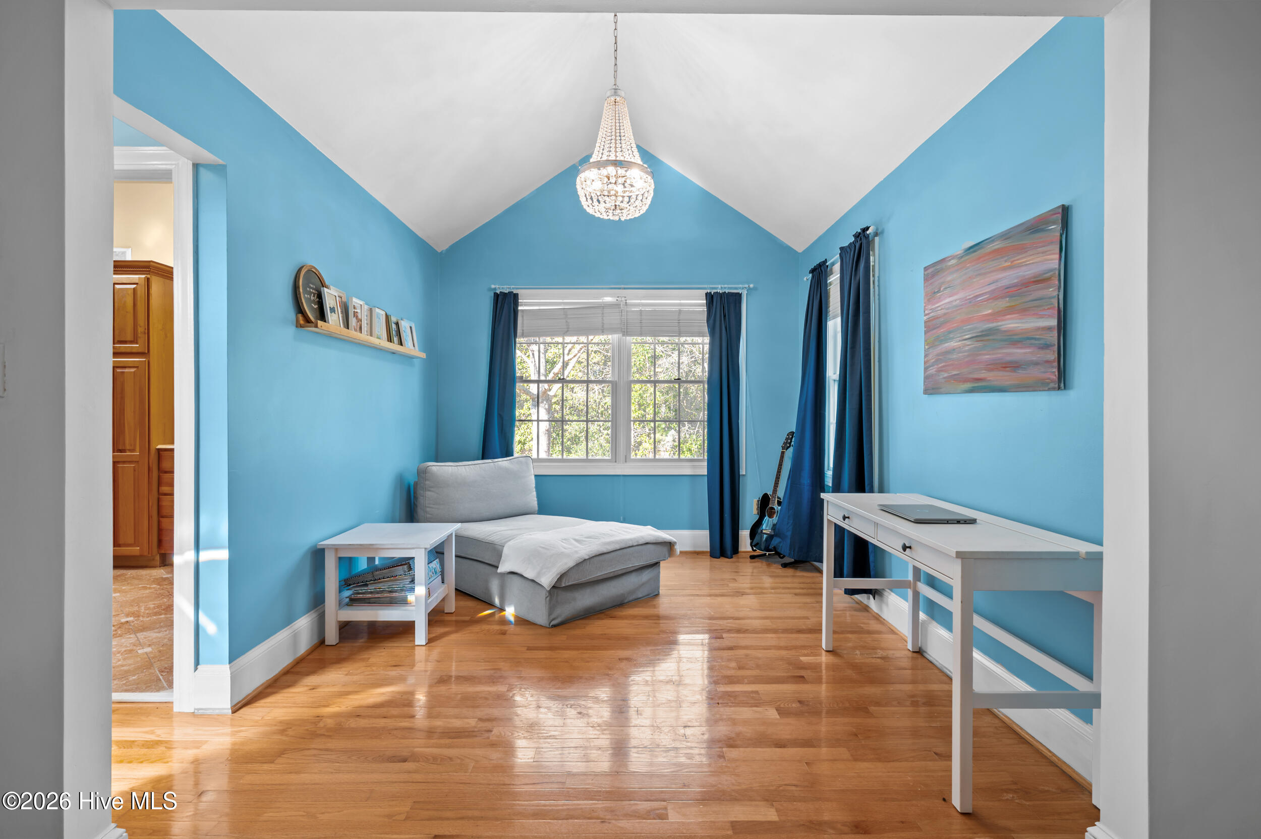 100554057 | Photo 39