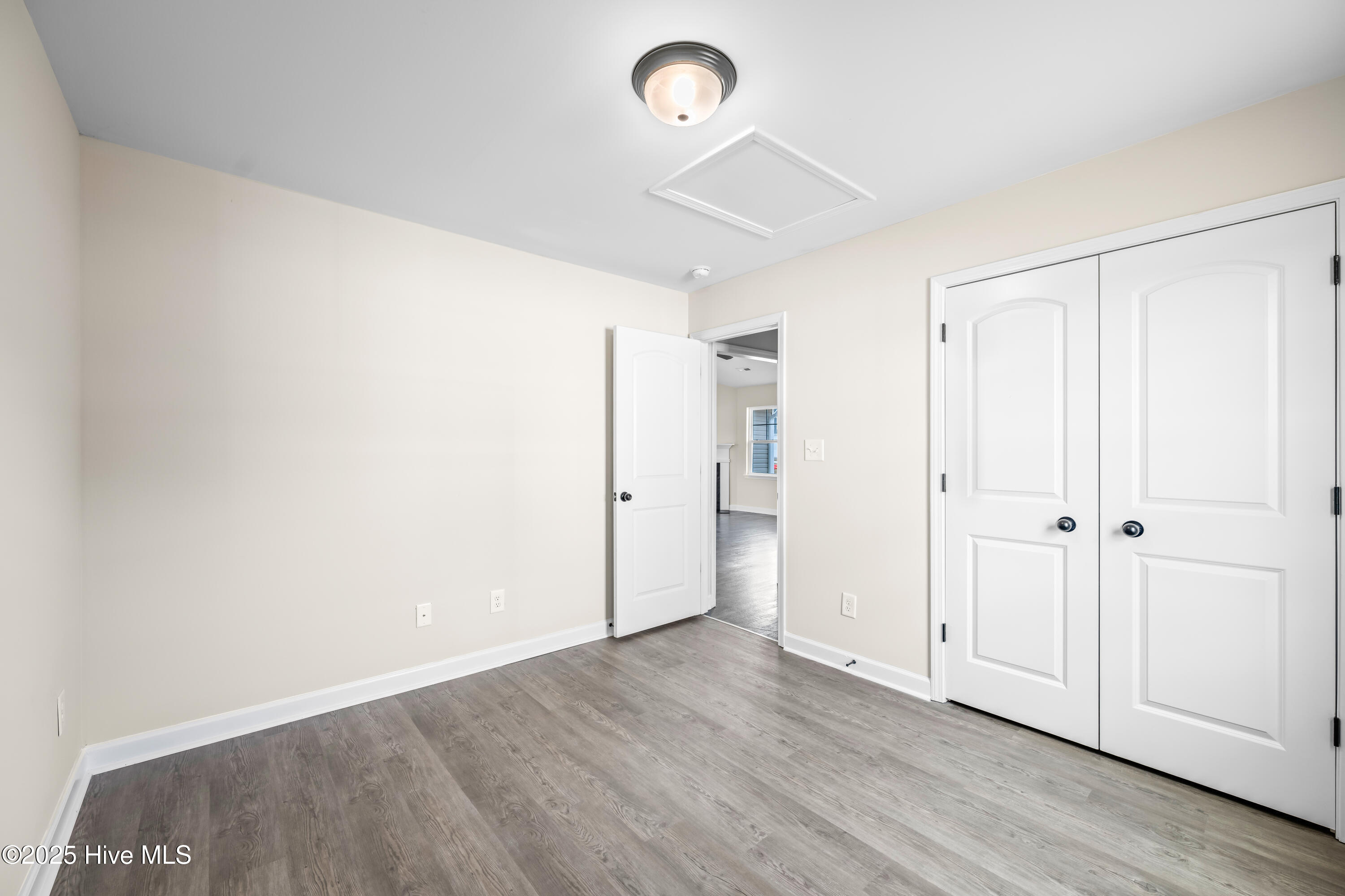 100544076 | Photo 25