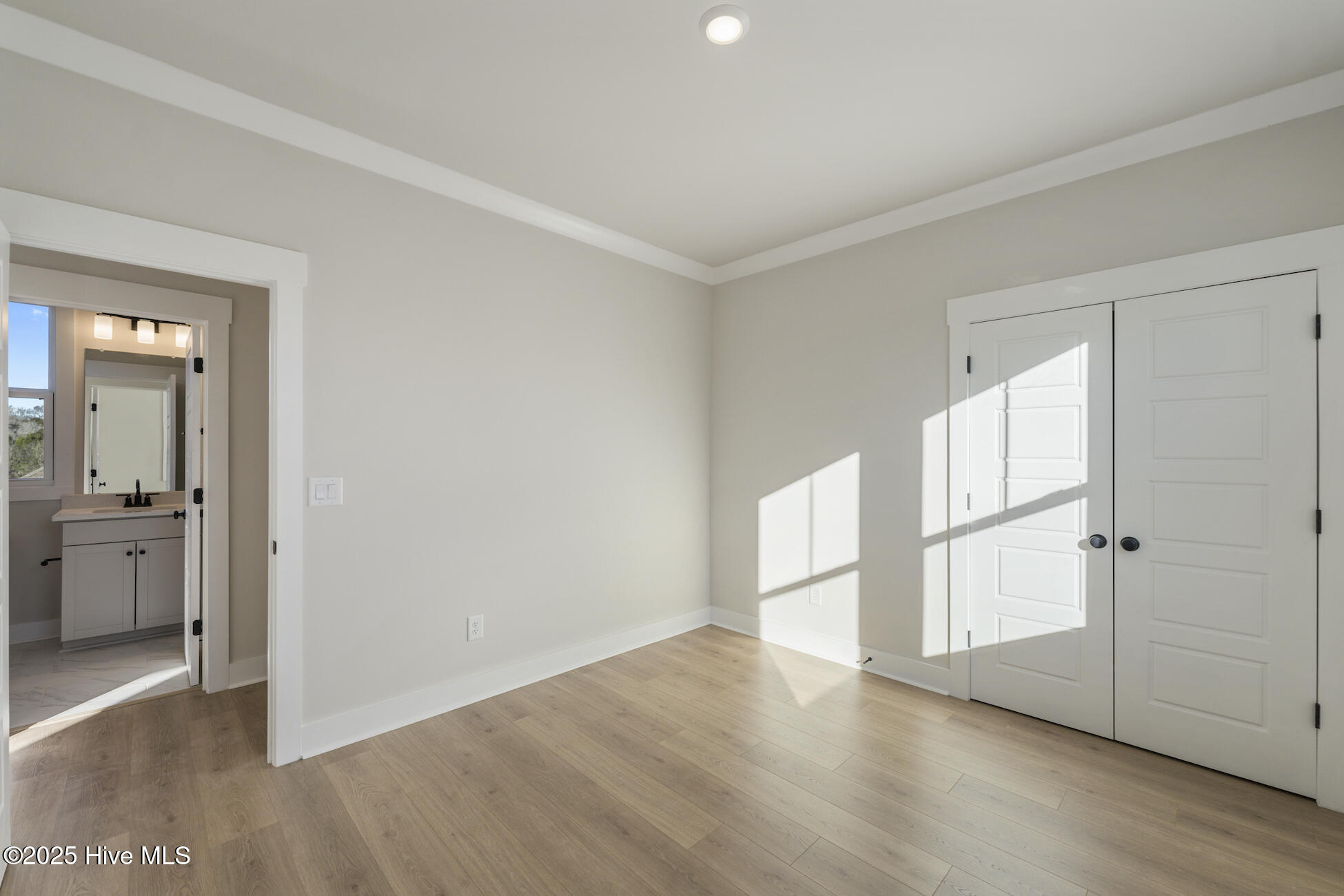 100507378 | Photo 22