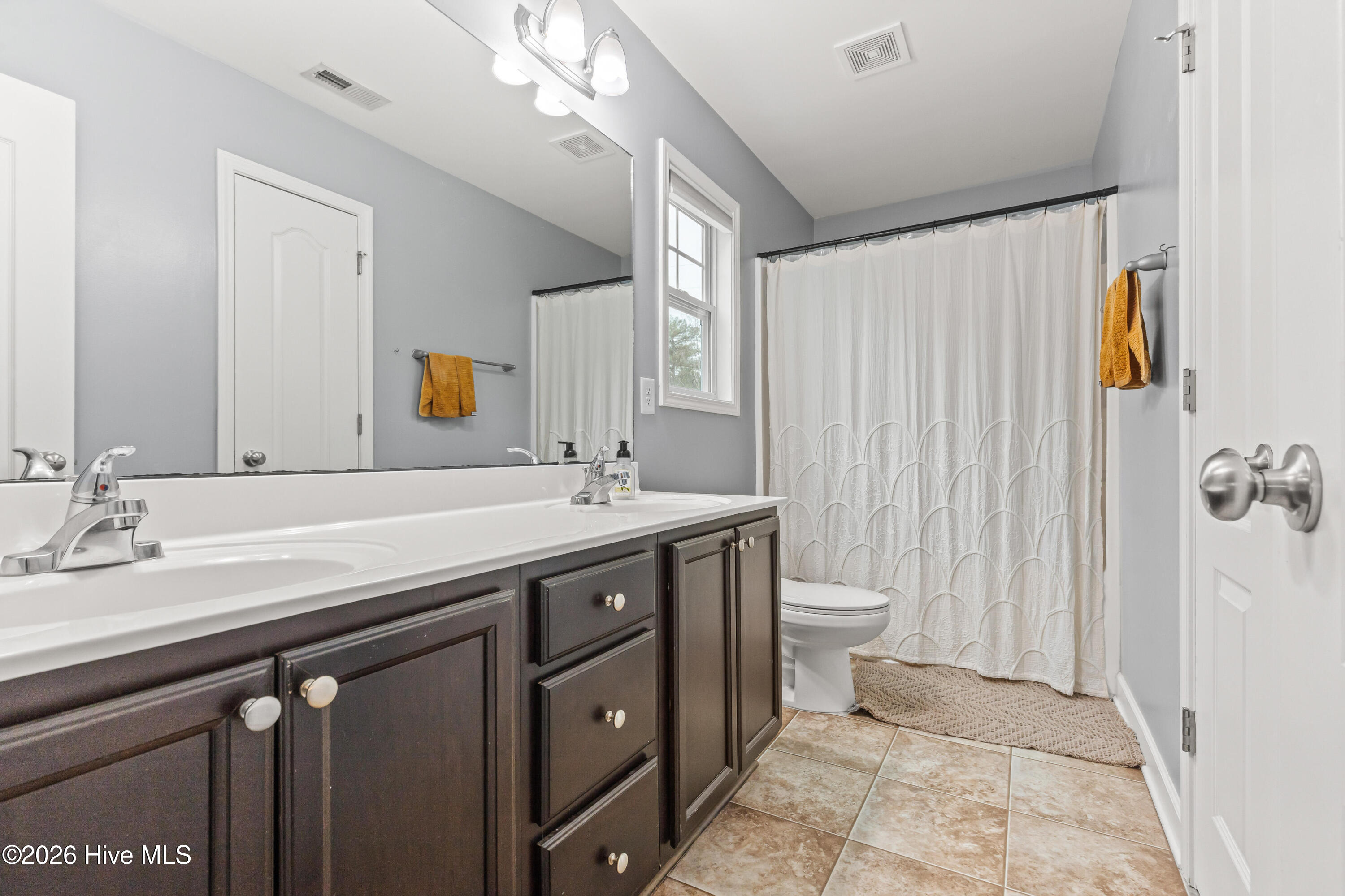 100557178 | Photo 19