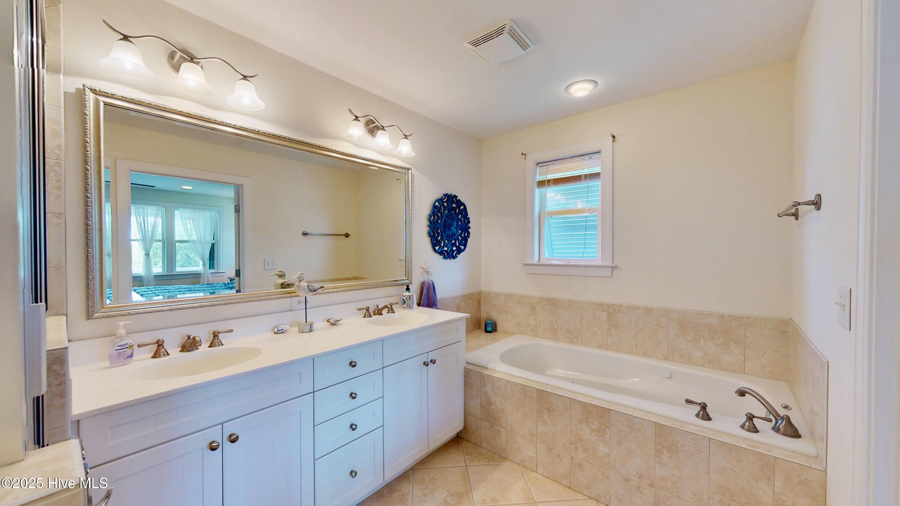 100544157 | Photo 33