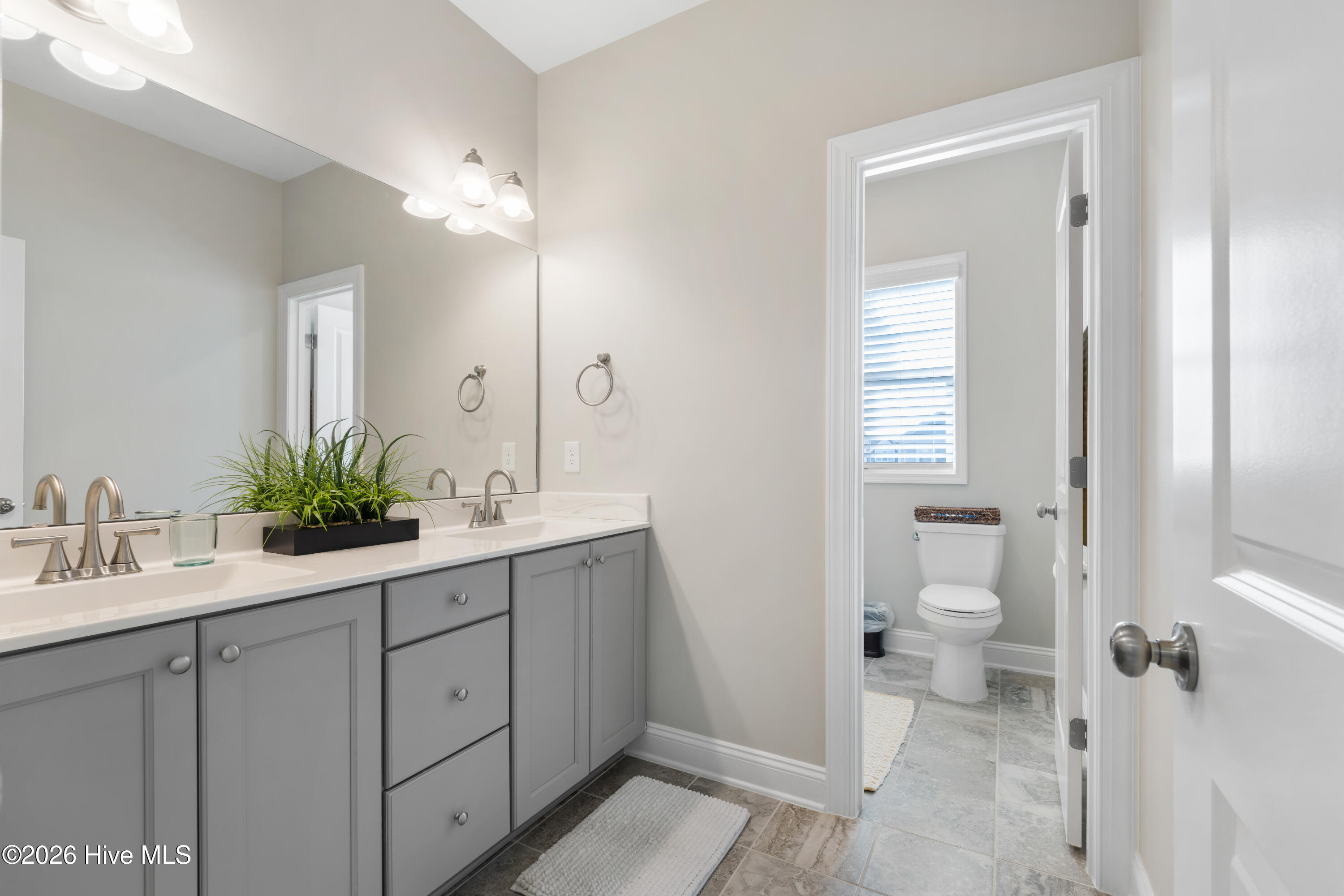 100561487 | Photo 27