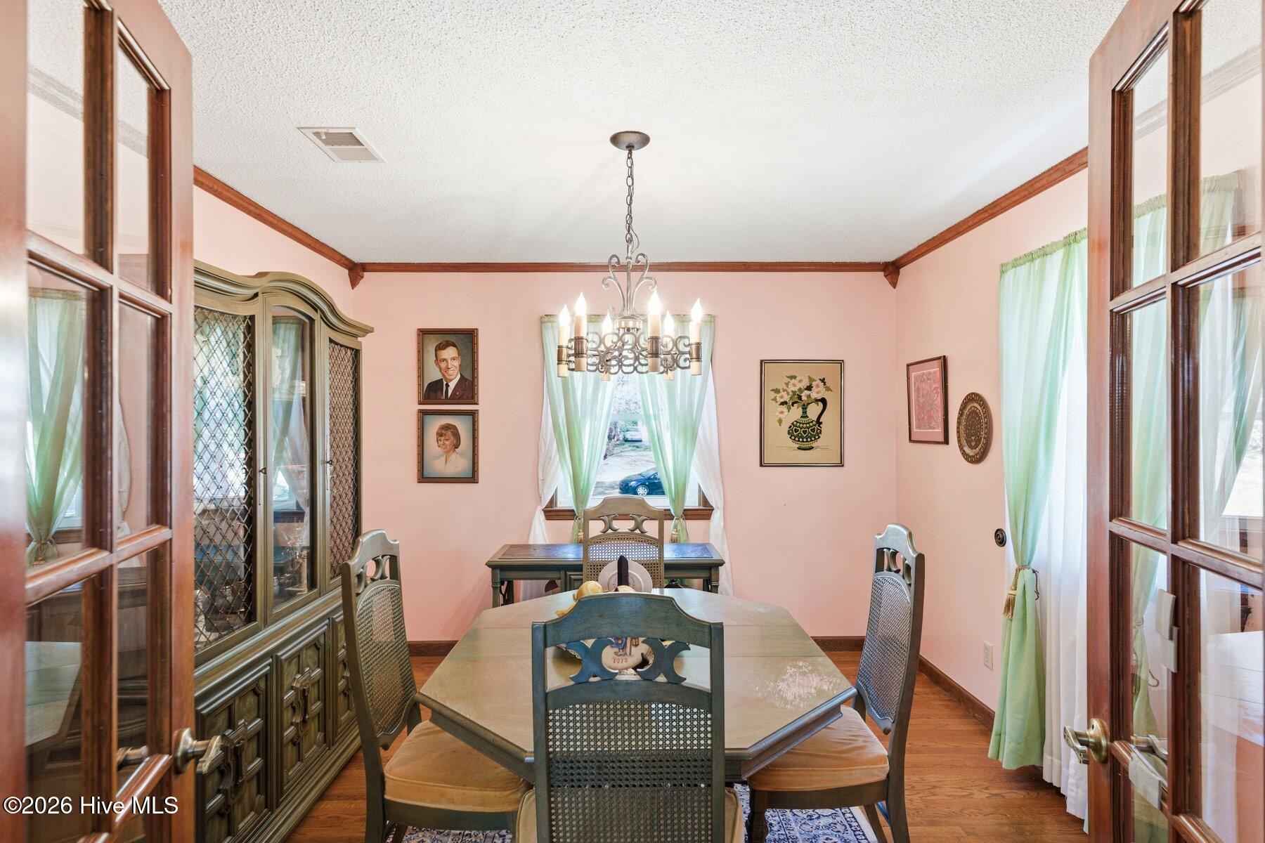 100564189 | Photo 28