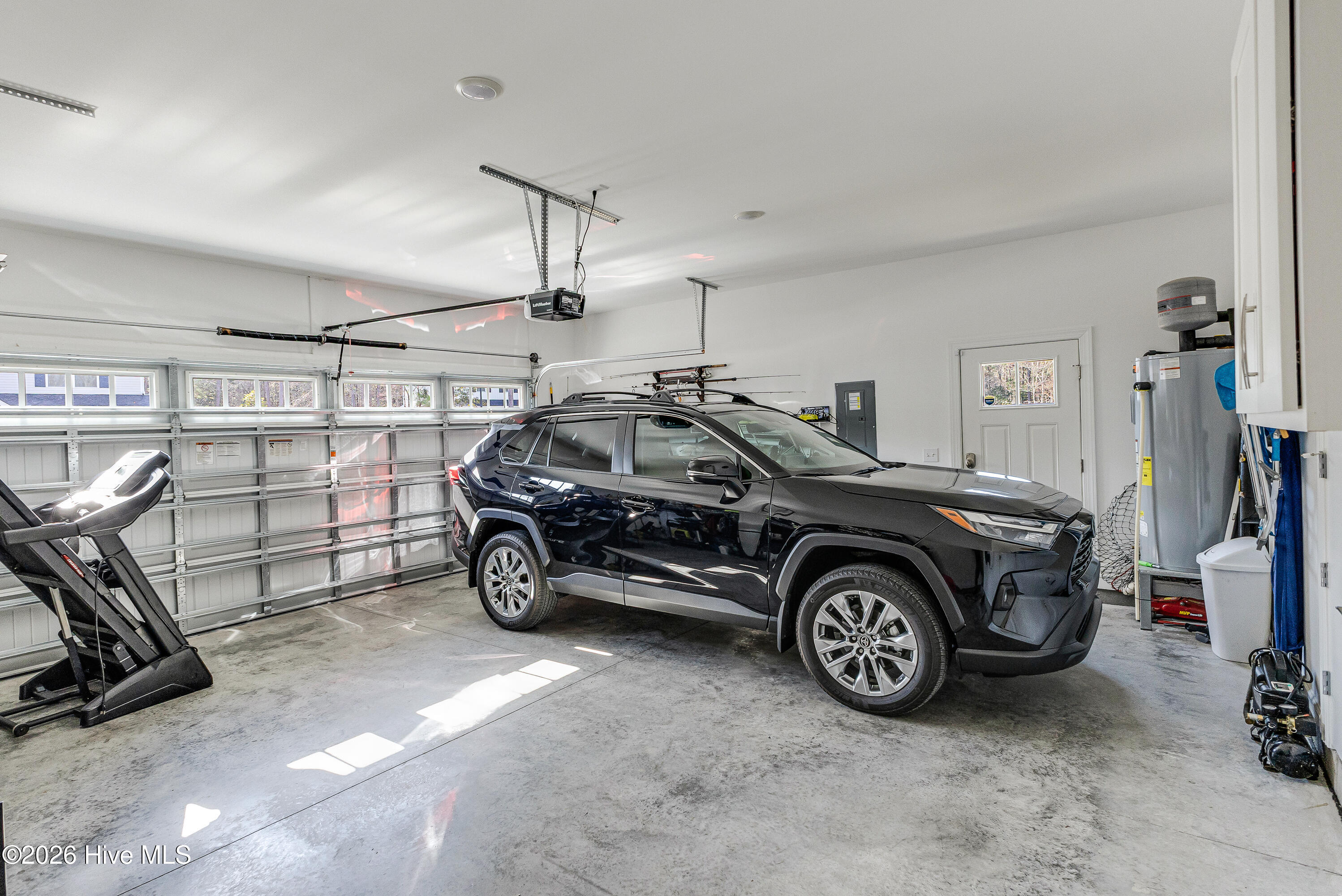 100561290 | Photo 37