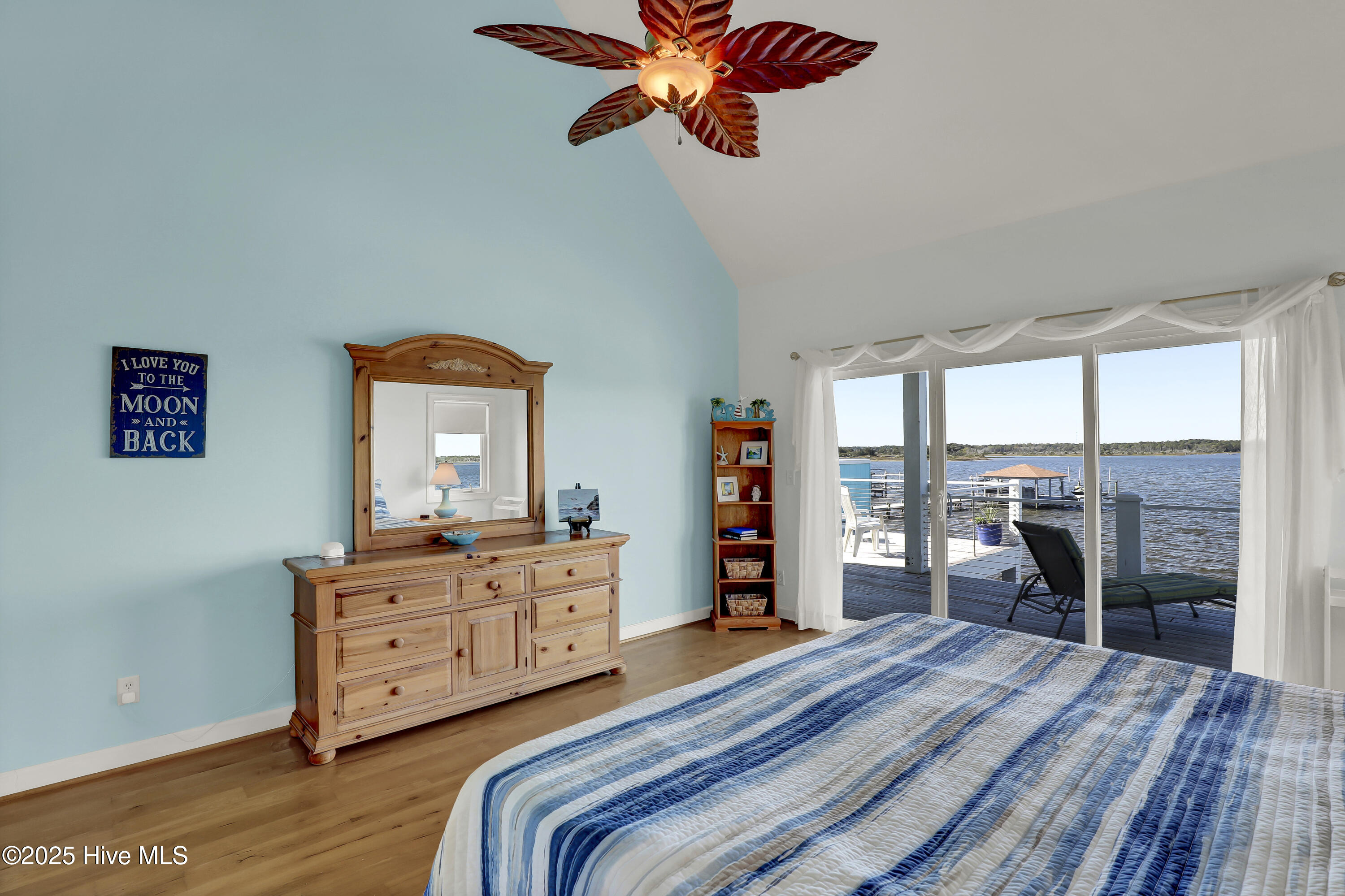 100537166 | Photo 29