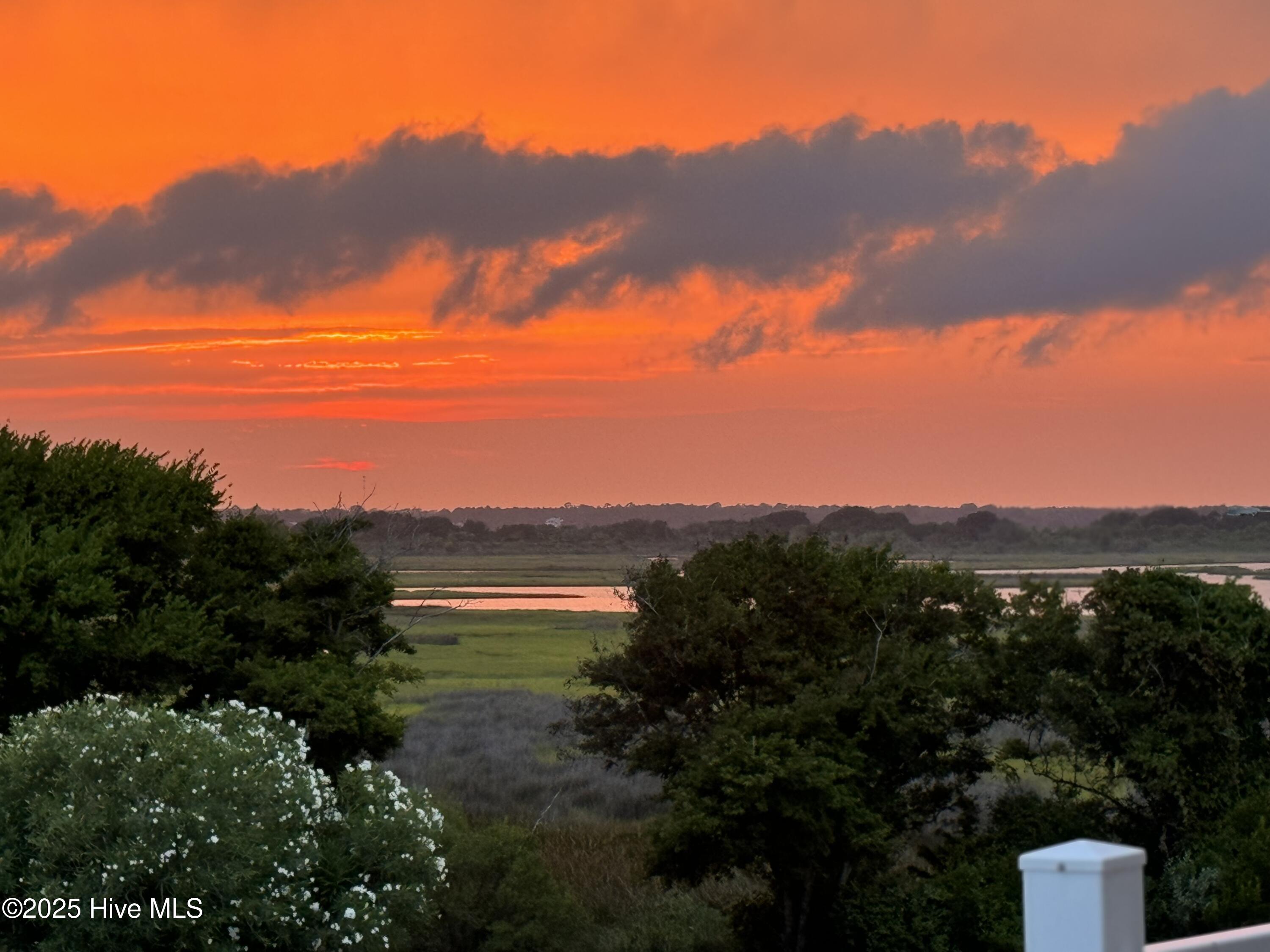 100542400 | Photo 34