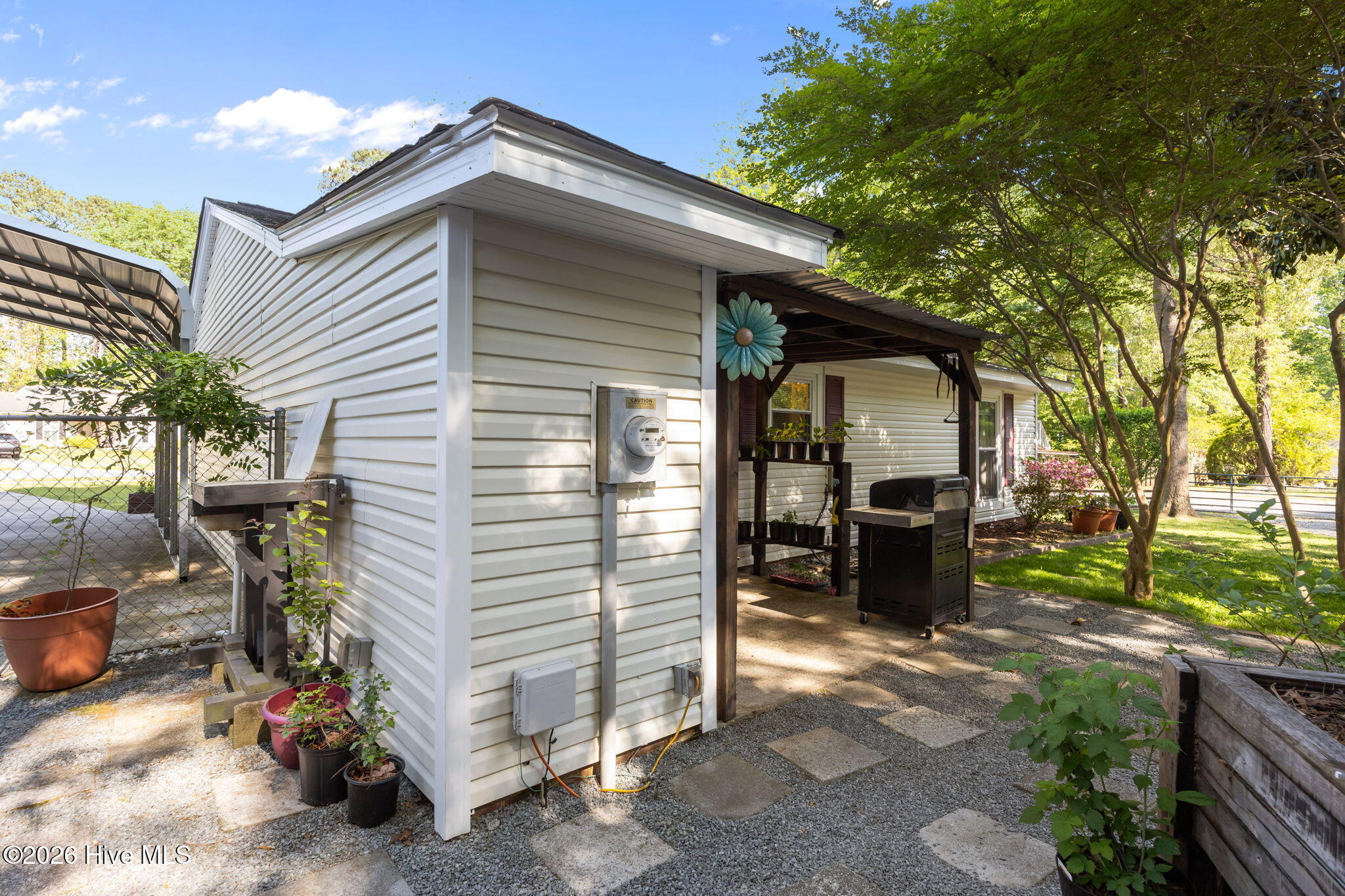 100567245 | Photo 40