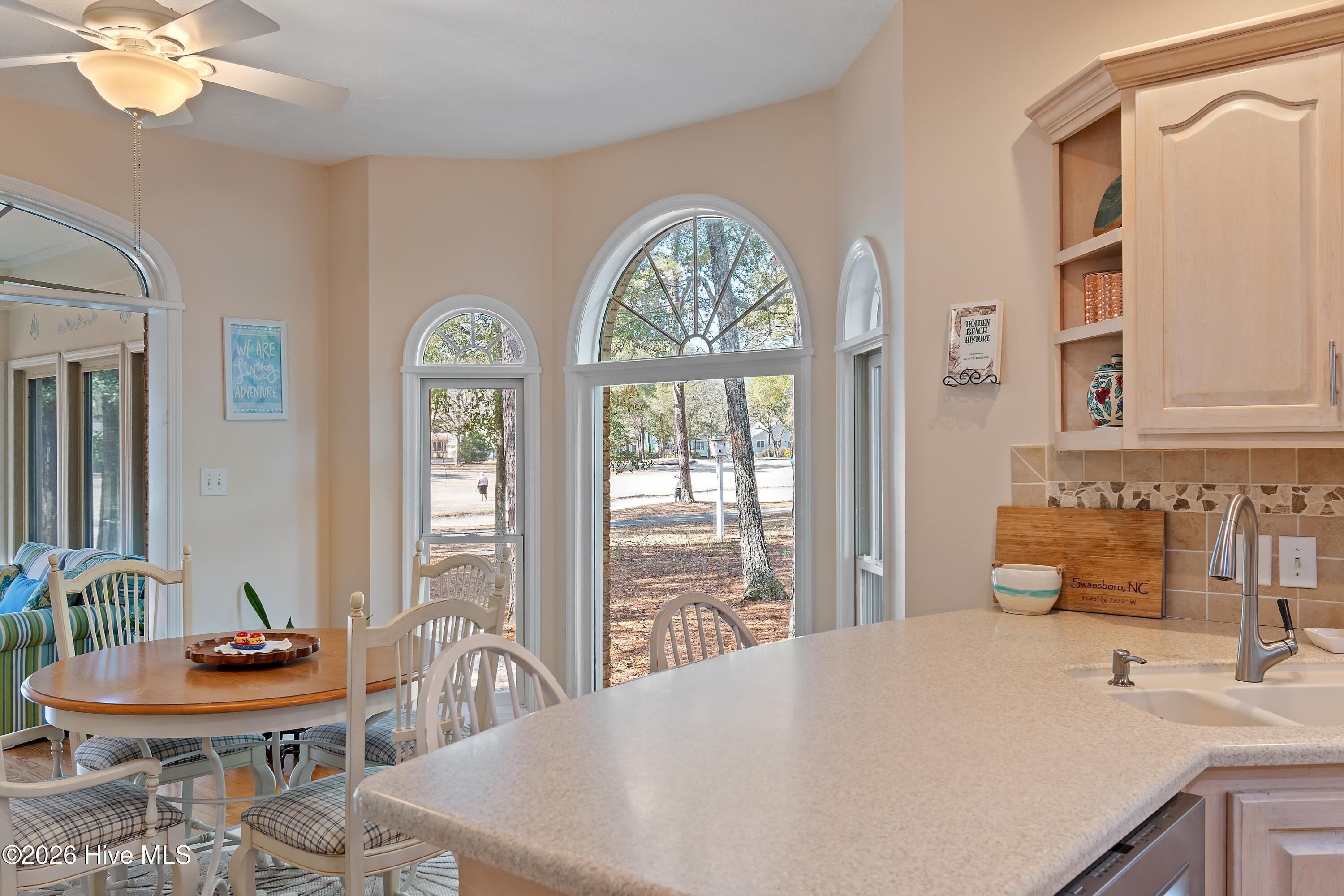 100558651 | Photo 20