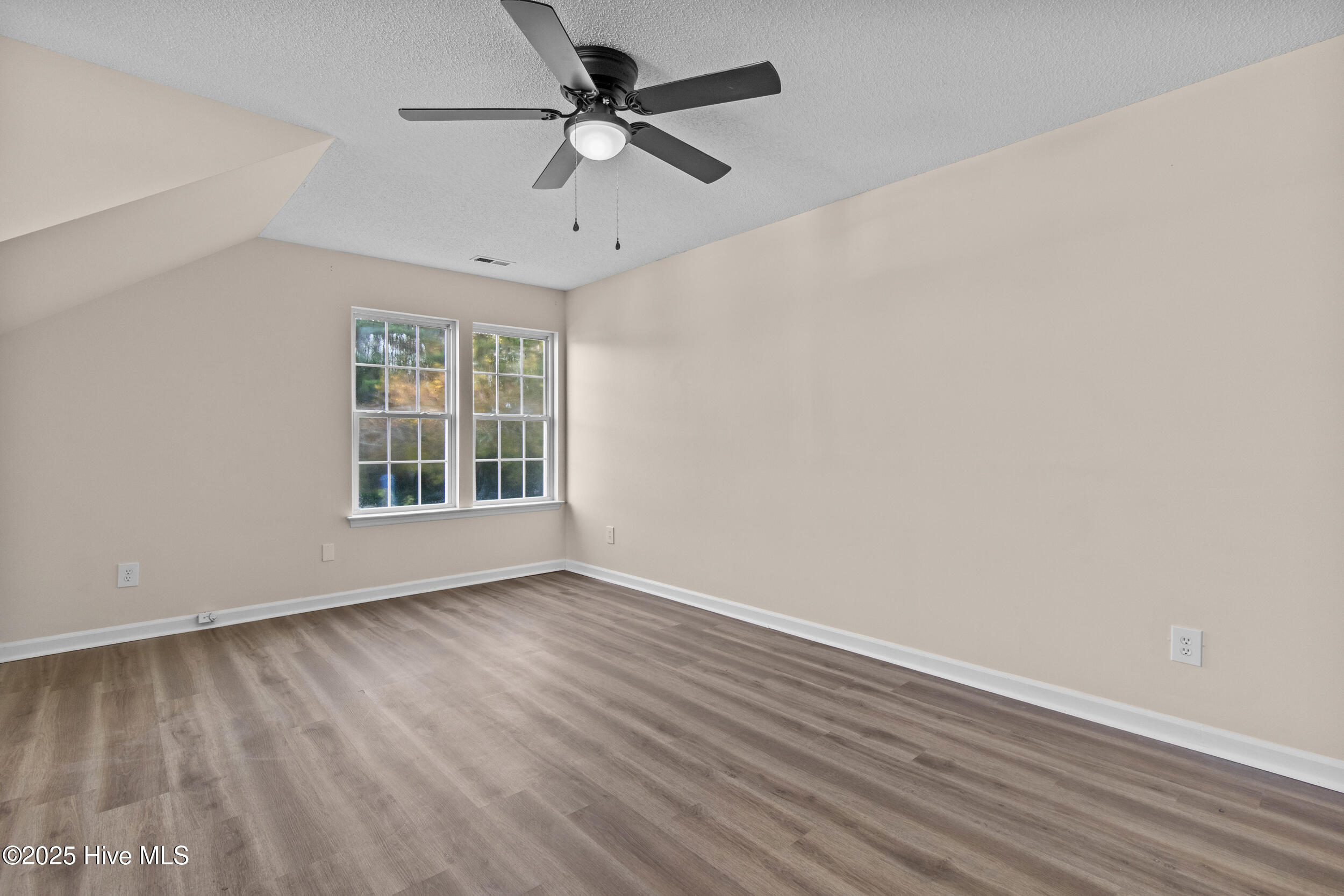 100532655 | Photo 31