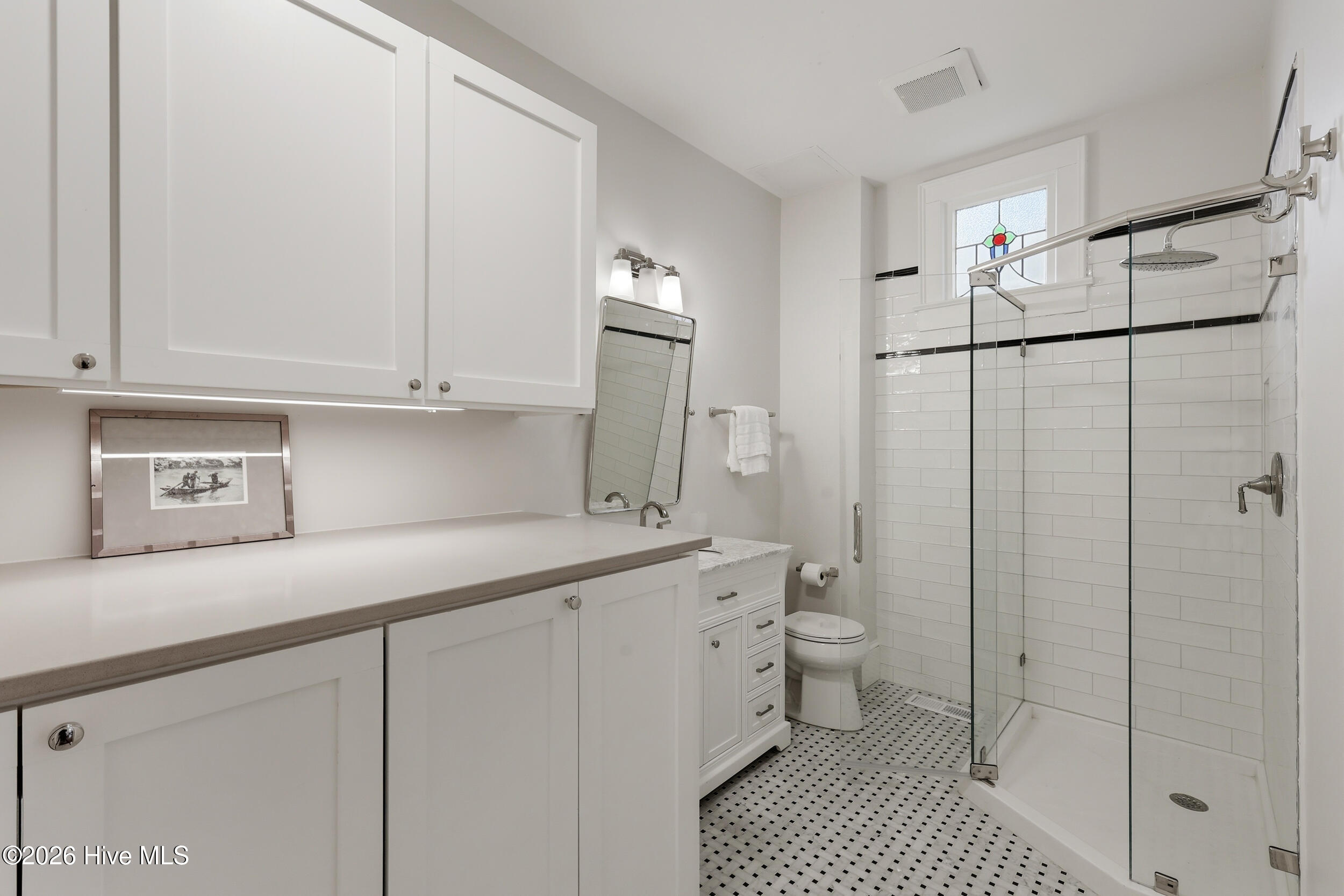 100561300 | Photo 31