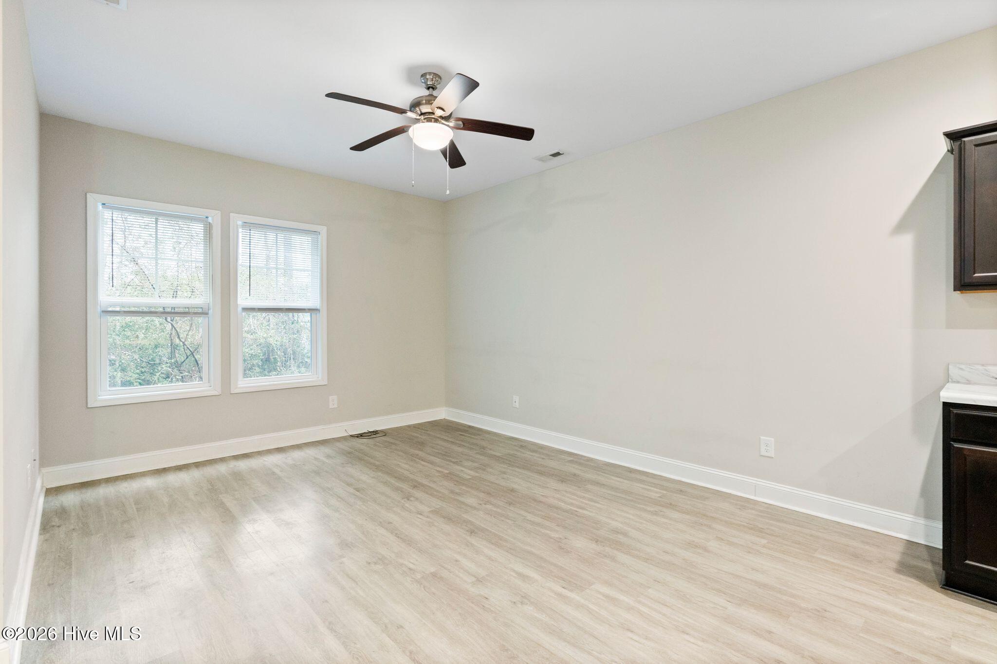 100557432 | Photo 15