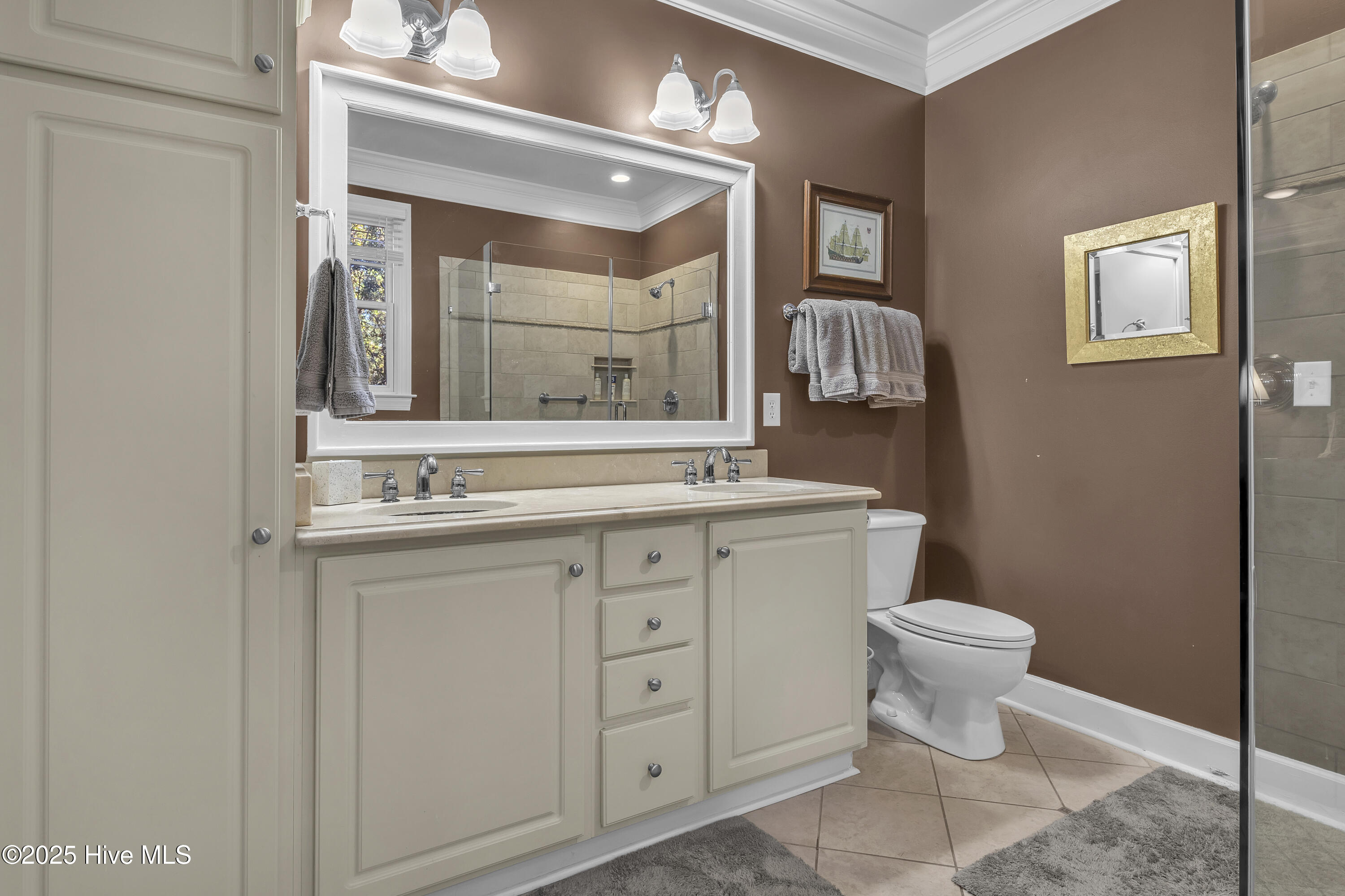 100541571 | Photo 16