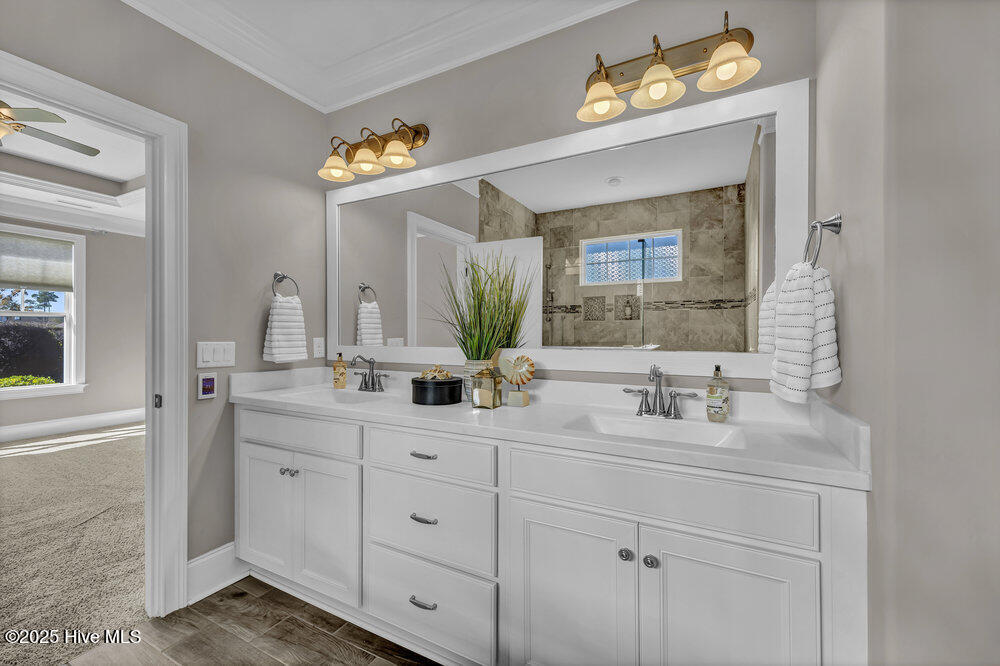 100539818 | Photo 18