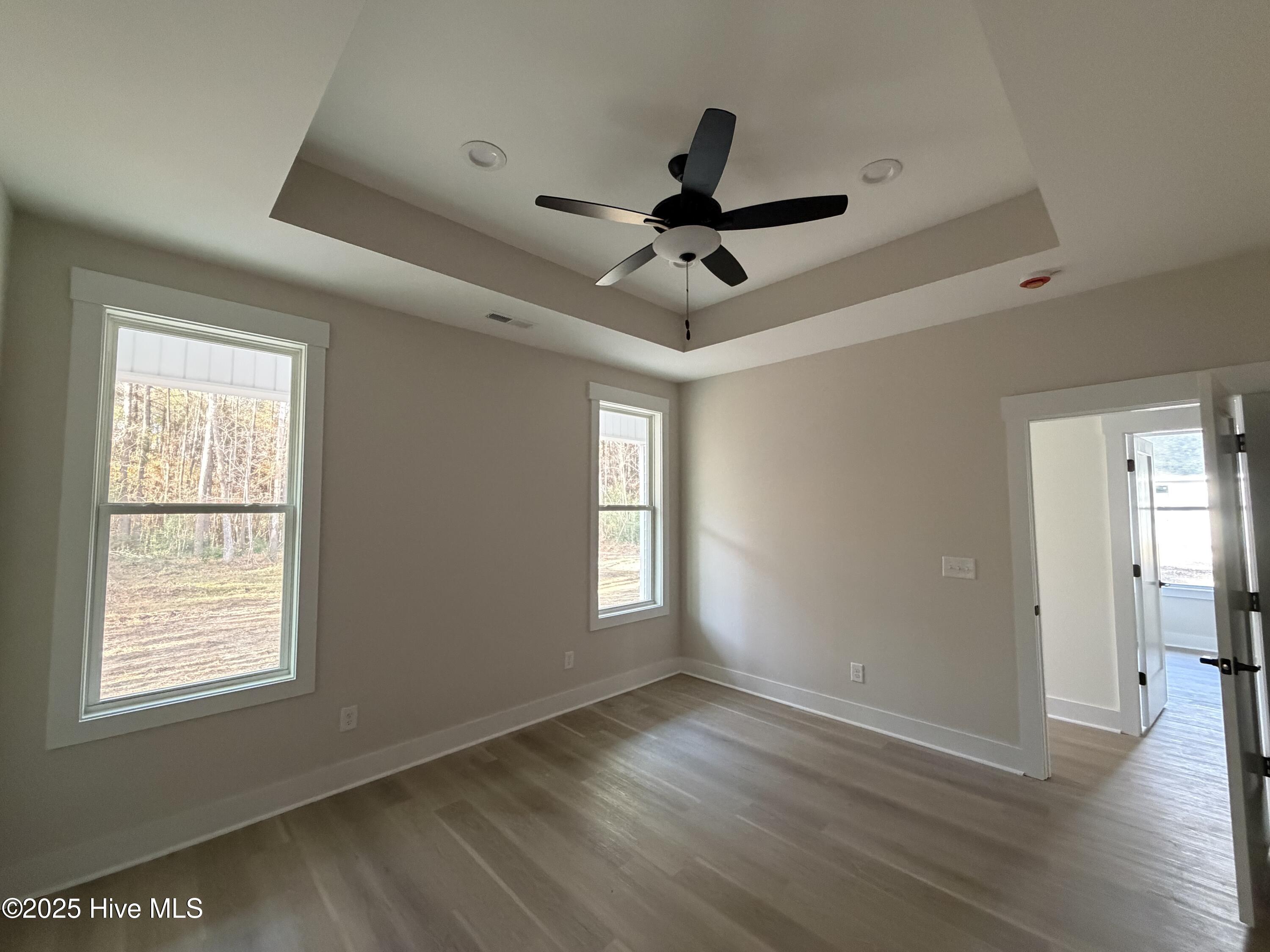 100542978 | Photo 10