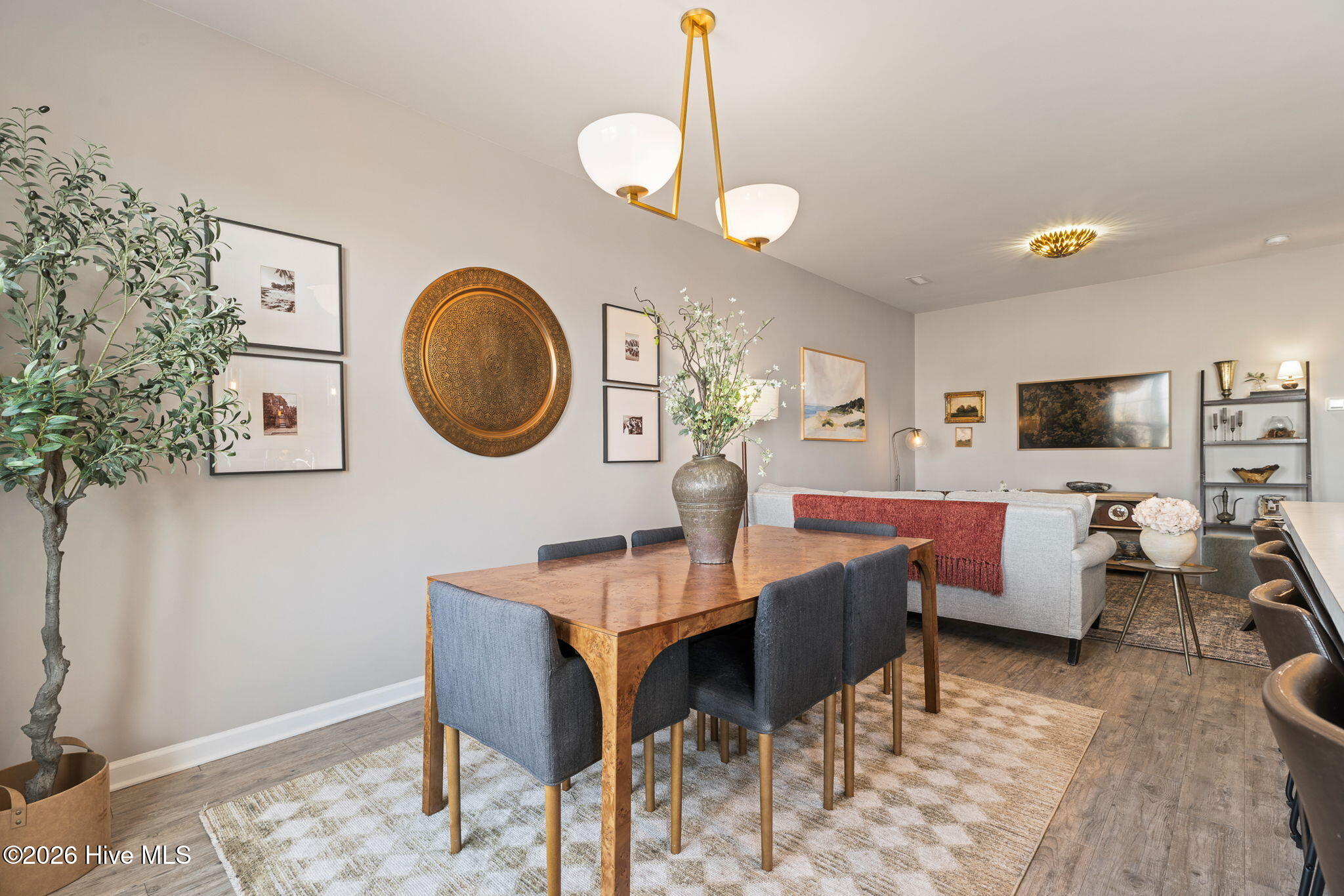 100556686 | Photo 16