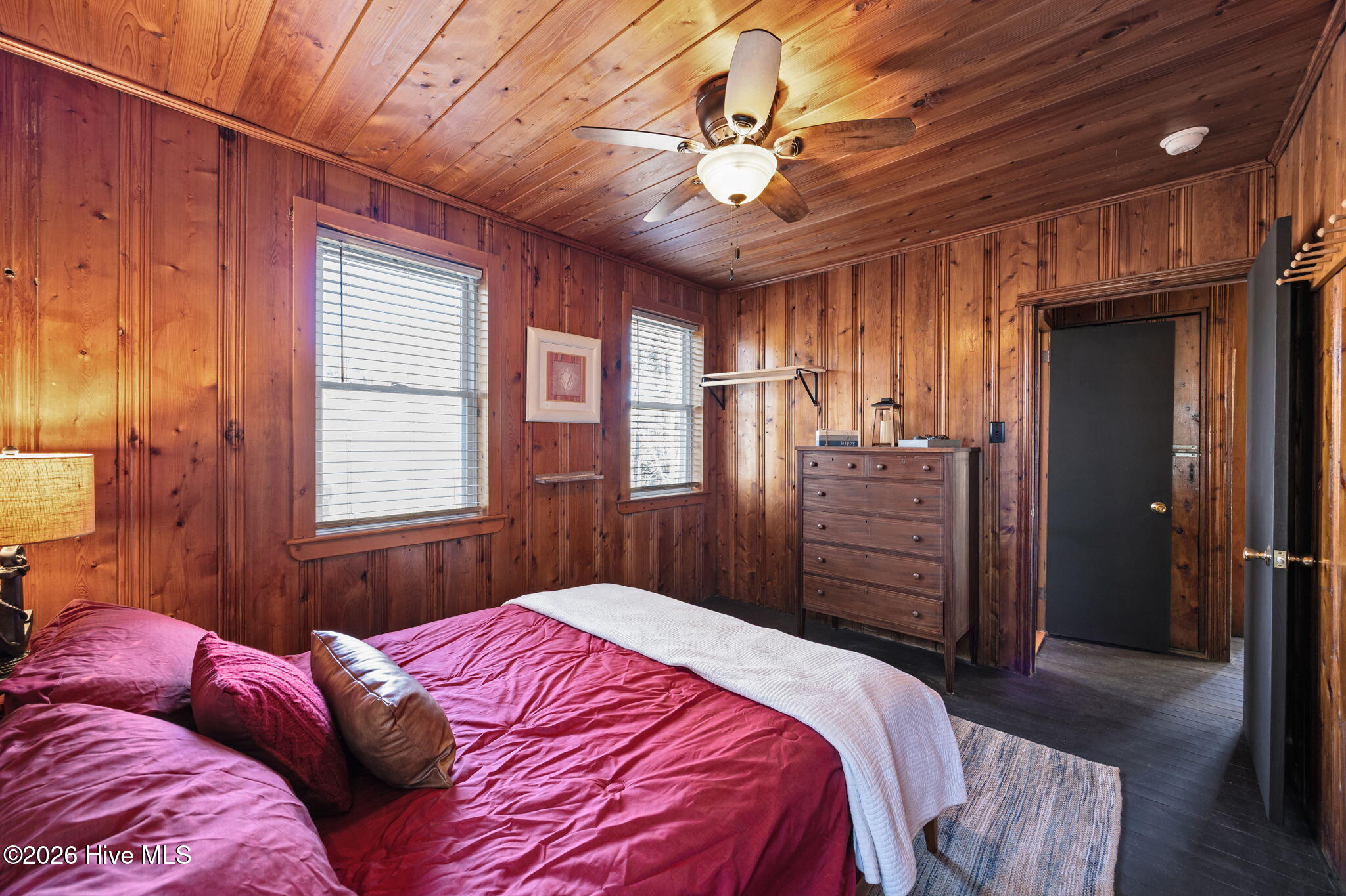 100558937 | Photo 23