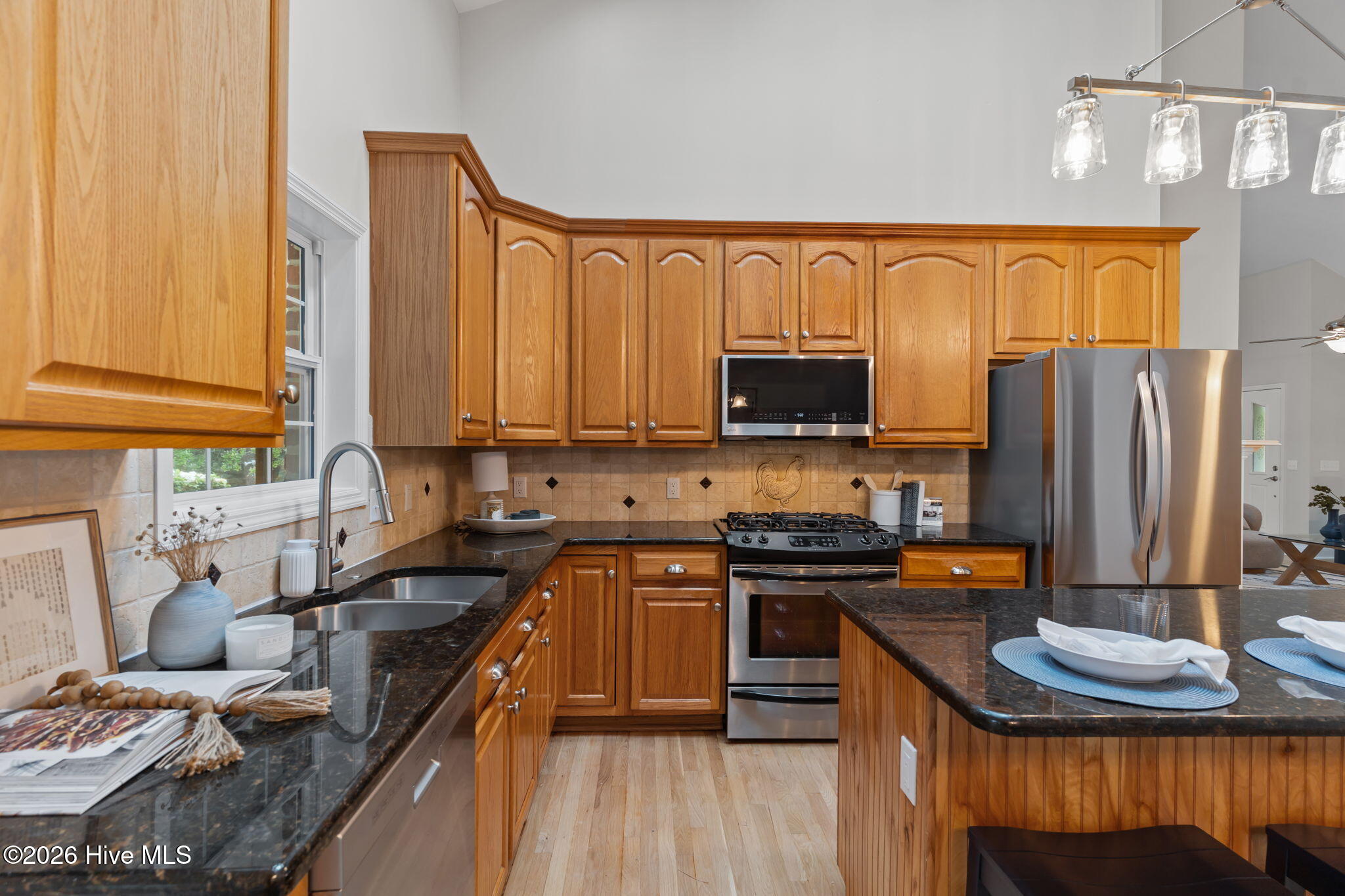 100567890 | Photo 24