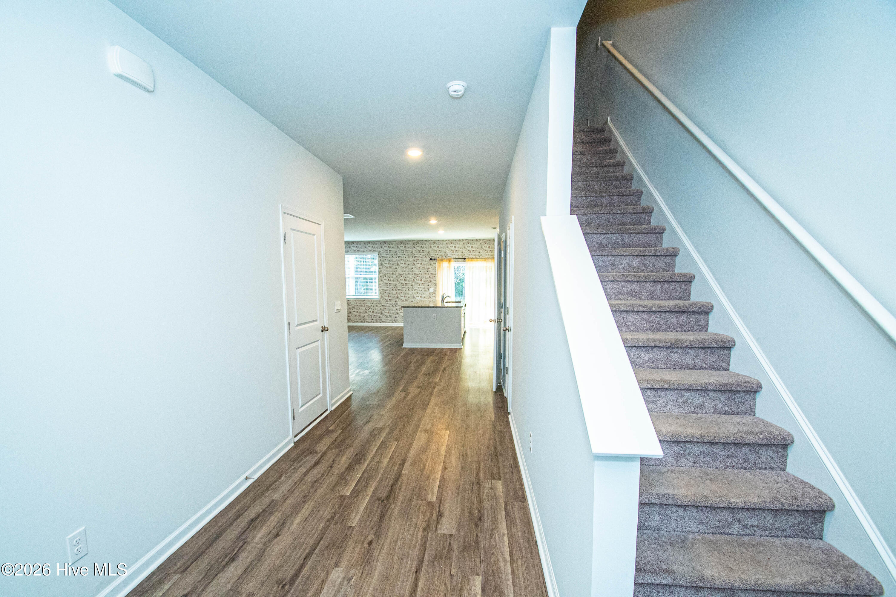 100553957 | Photo 12