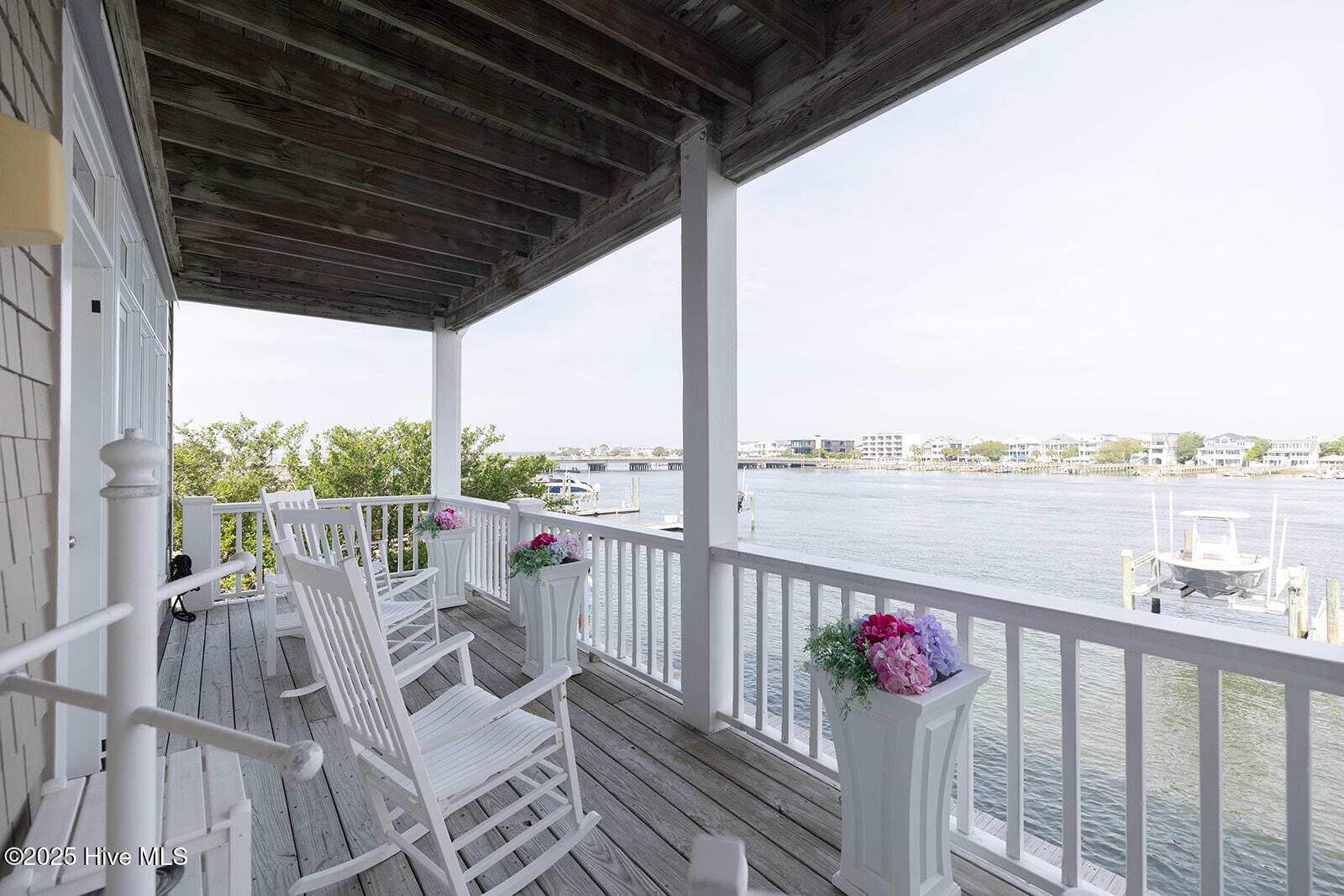 100564754 | Photo 41