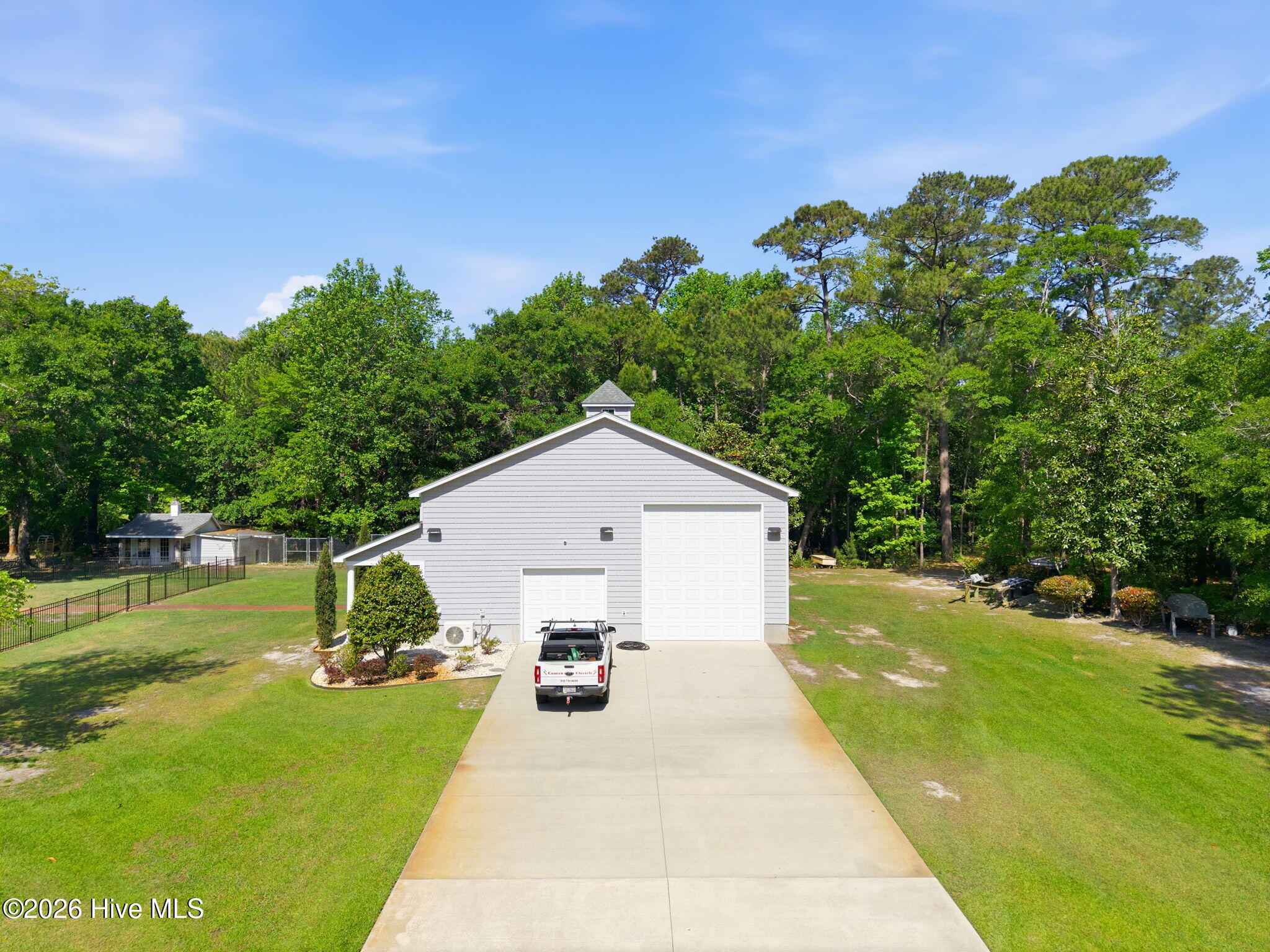 100570615 | Photo 59