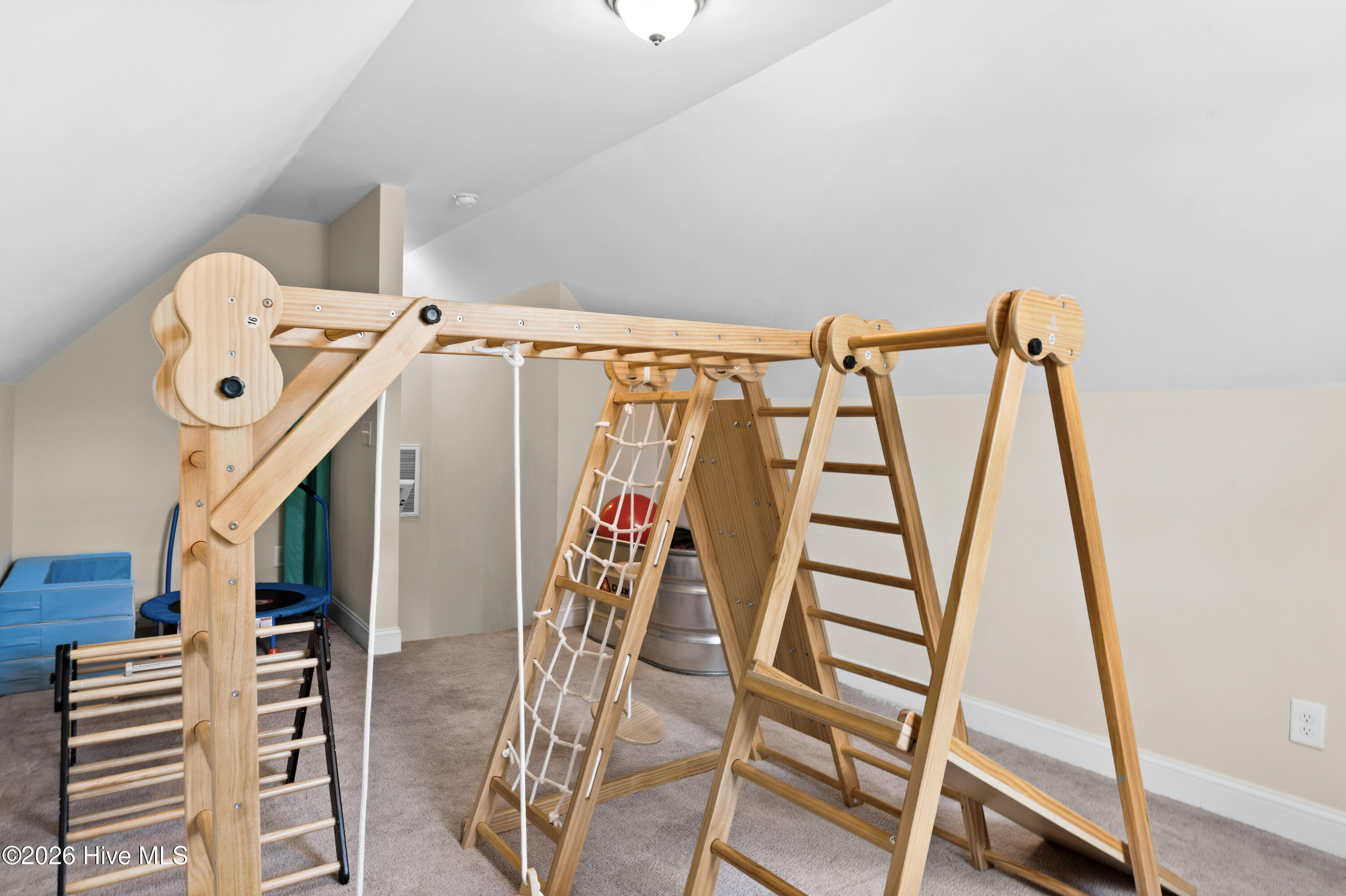 100555595 | Photo 44