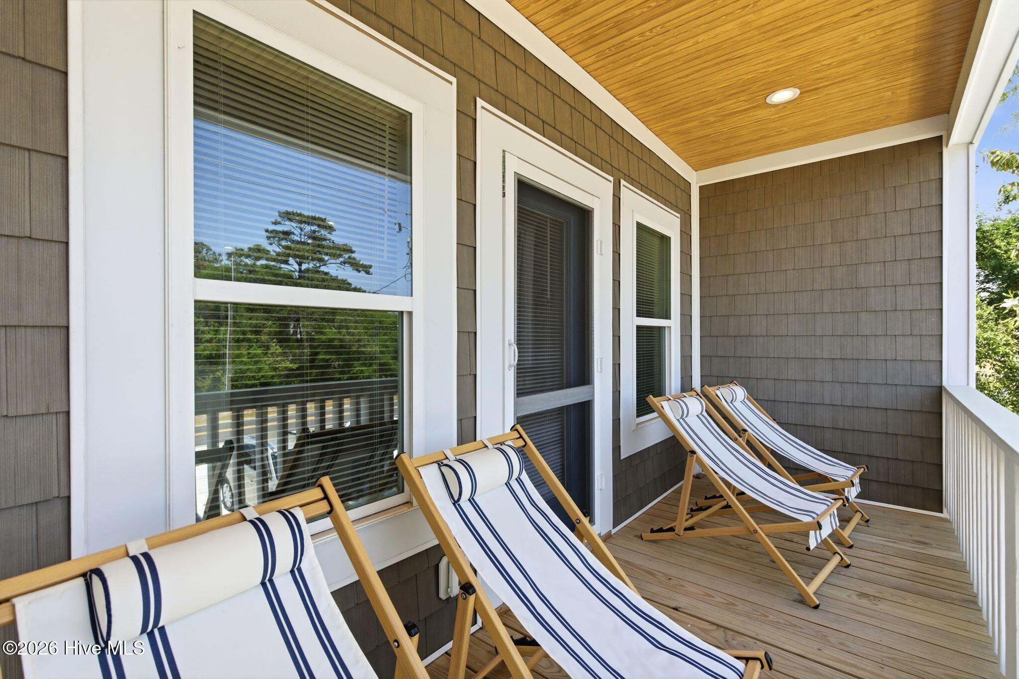 100570659 | Photo 18