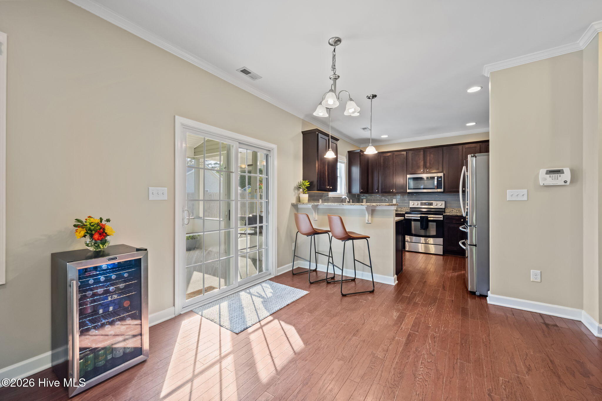 100568567 | Photo 10