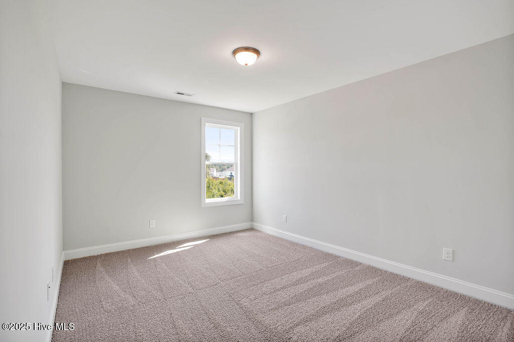 100461561 | Photo 30