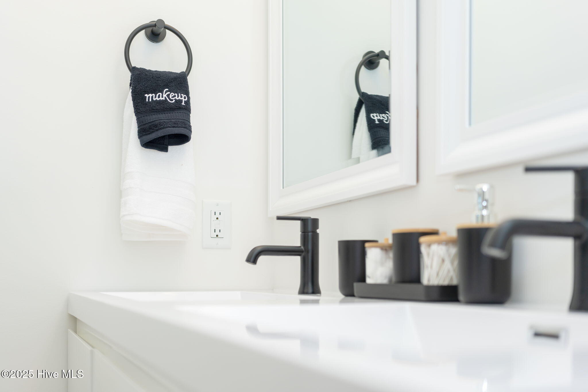 100485156 | Photo 45