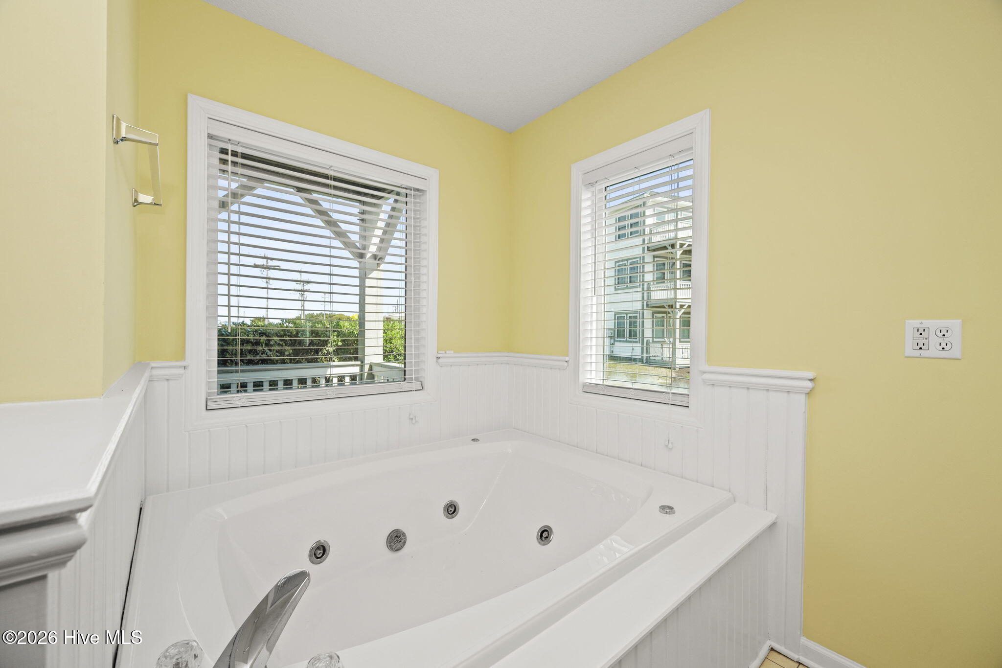 100566433 | Photo 31