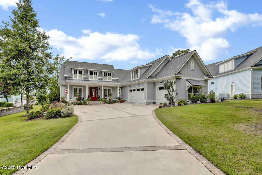 100537011 | Photo 77