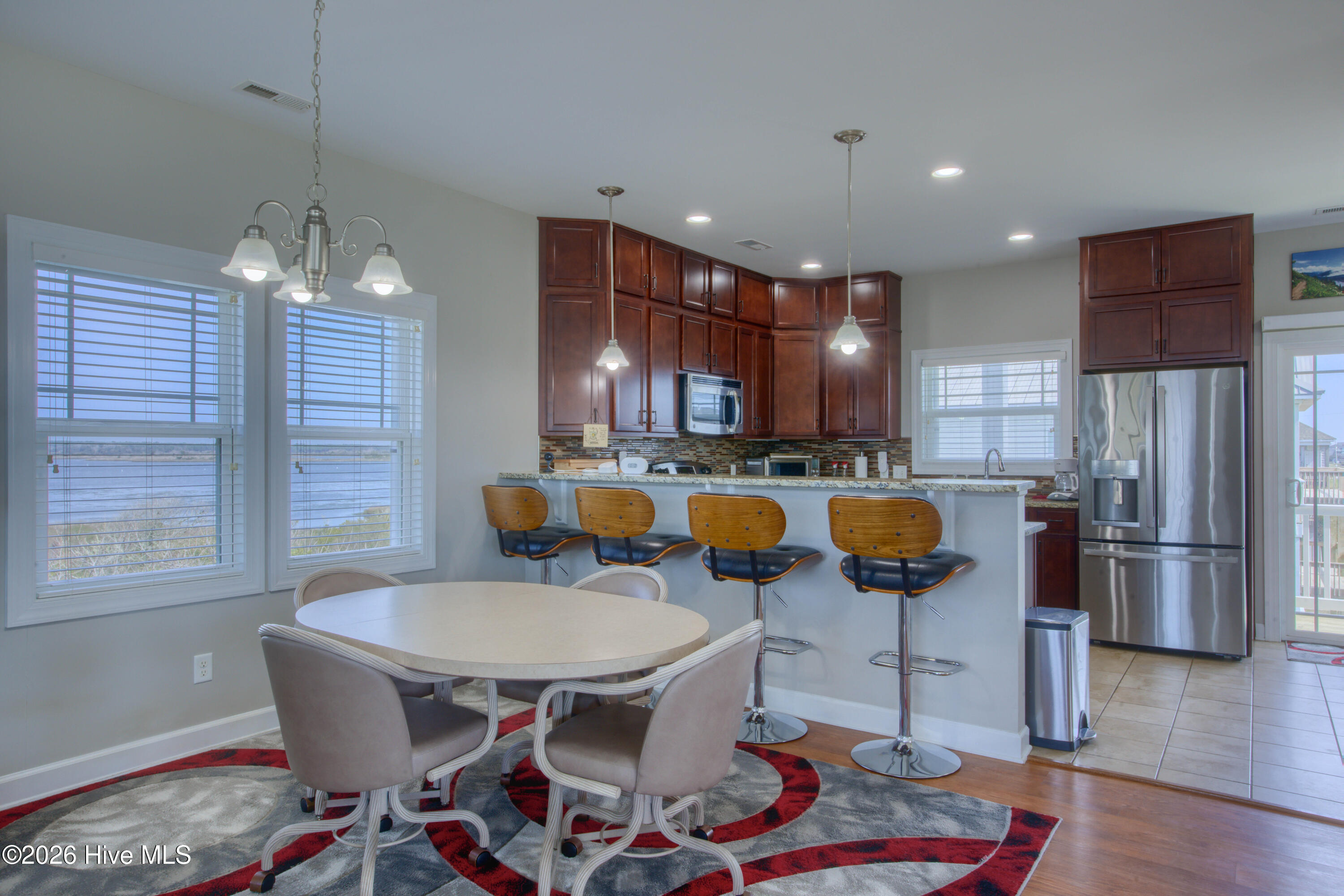 100558539 | Photo 18