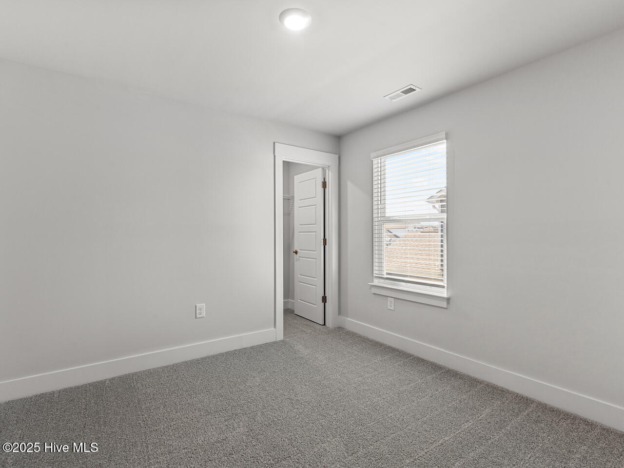 100549147 | Photo 29